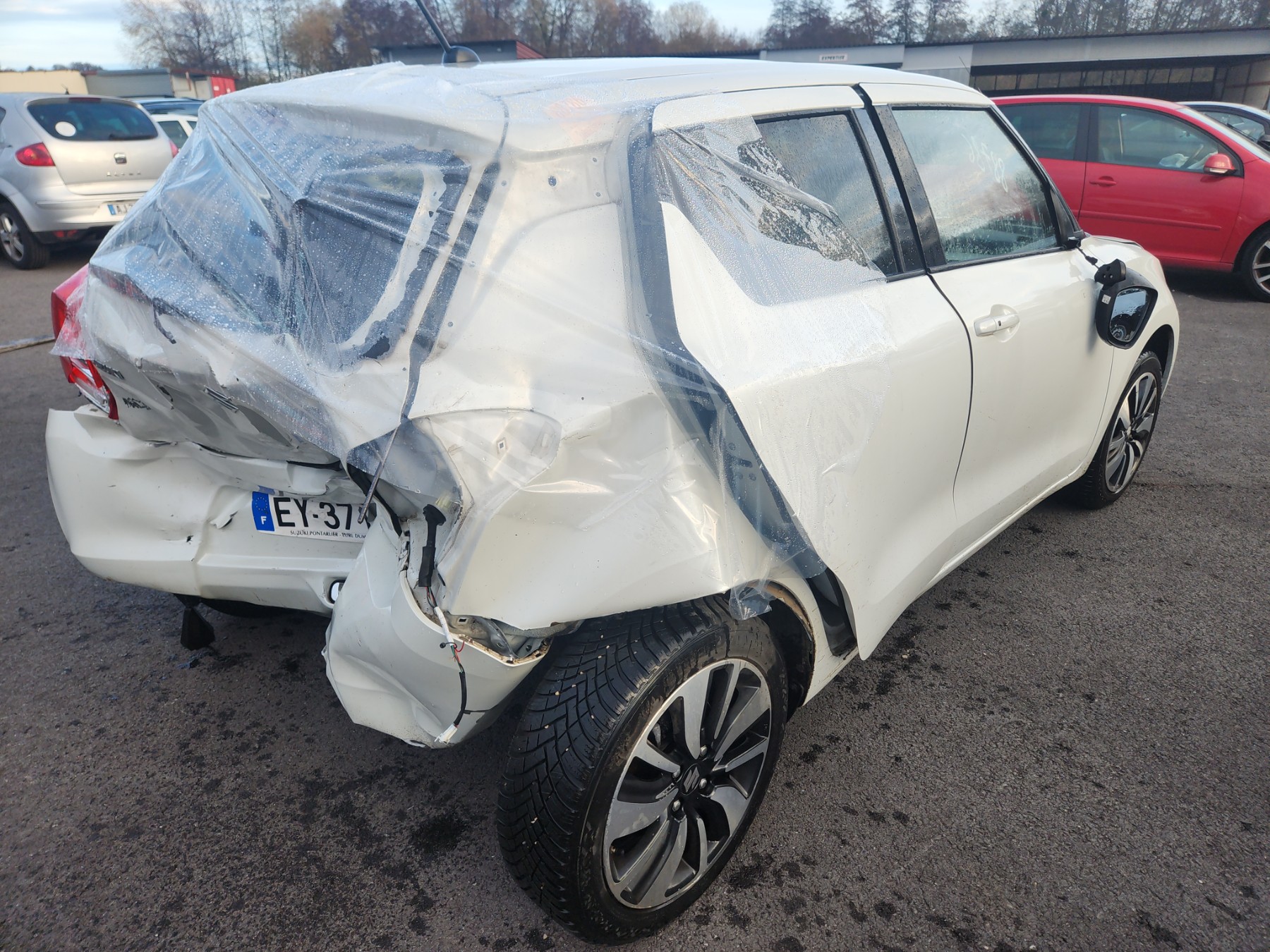 Appui tete avant pour SUZUKI SWIFT 5 Appui tete avant pour SUZUKI SWIFT 5