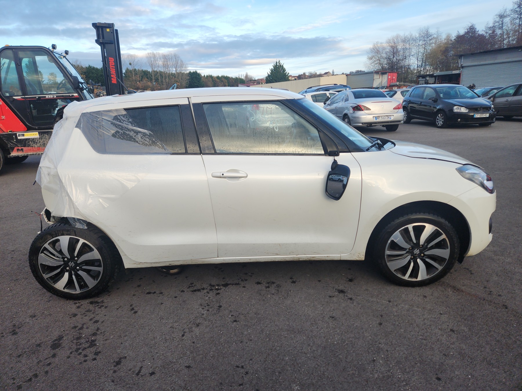 Appui tete avant pour SUZUKI SWIFT 5 Appui tete avant pour SUZUKI SWIFT 5