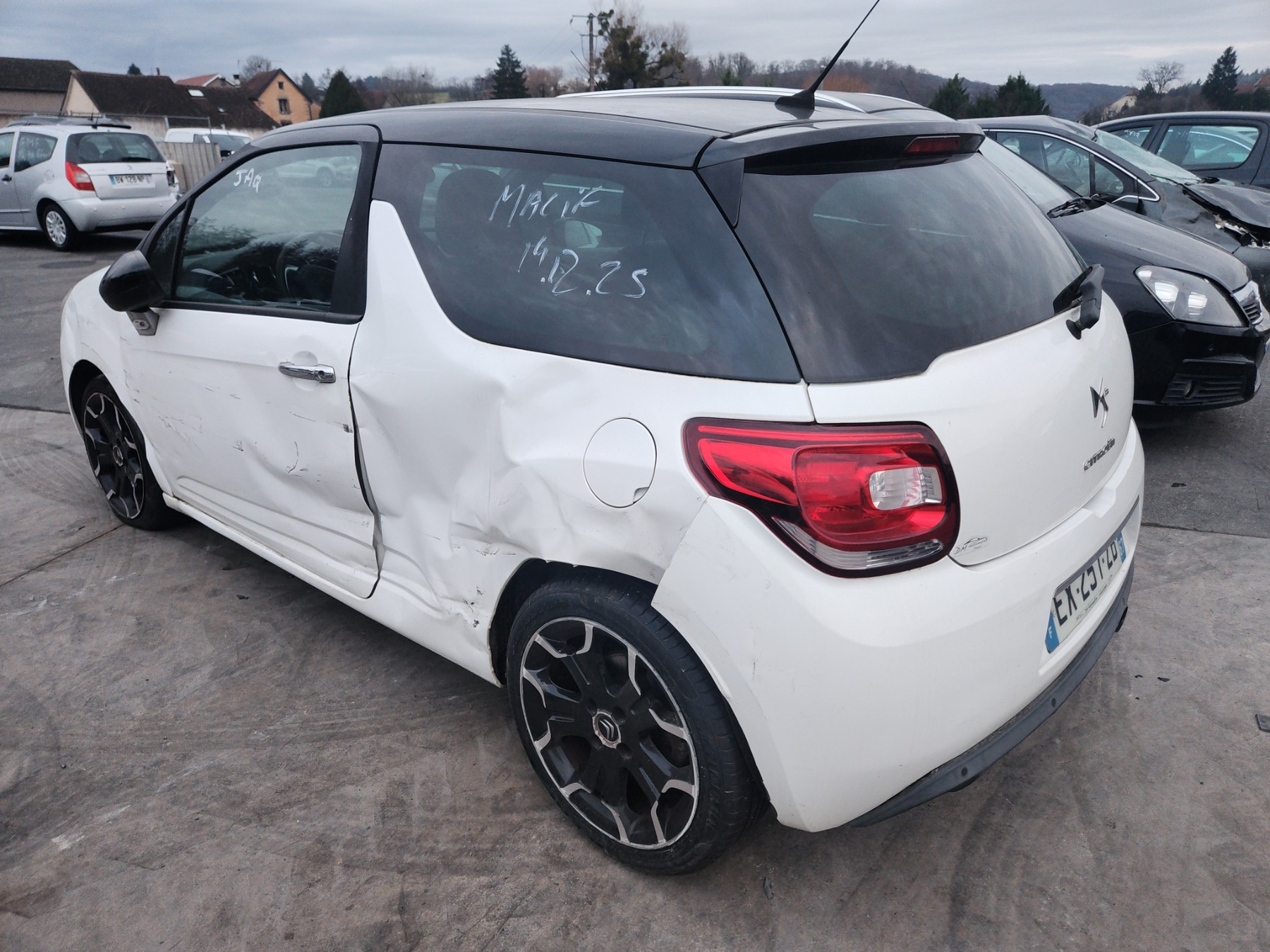 Feu diurne avant gauche pour CITROEN DS3 PHASE 1 Feu diurne avant gauche pour CITROEN DS3 PHASE 1