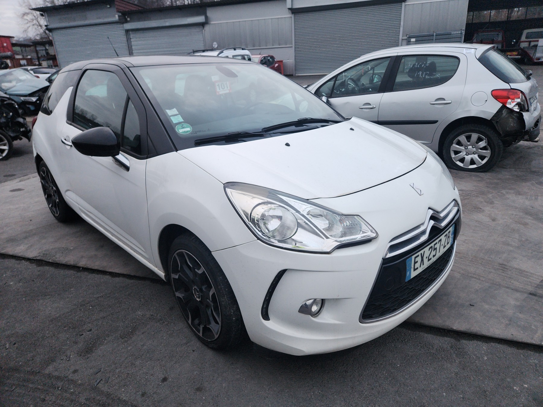 Feu diurne avant gauche pour CITROEN DS3 PHASE 1 Feu diurne avant gauche pour CITROEN DS3 PHASE 1