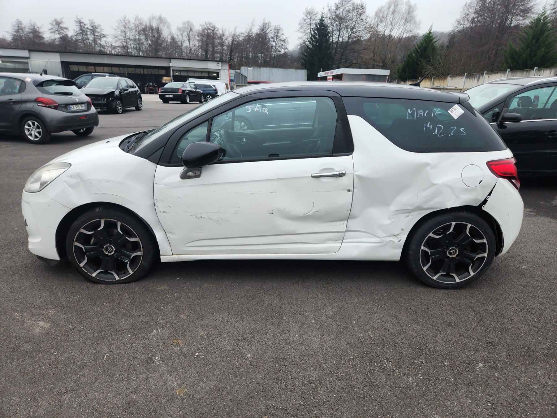 Feu diurne avant gauche pour CITROEN DS3 PHASE 1 Feu diurne avant gauche pour CITROEN DS3 PHASE 1