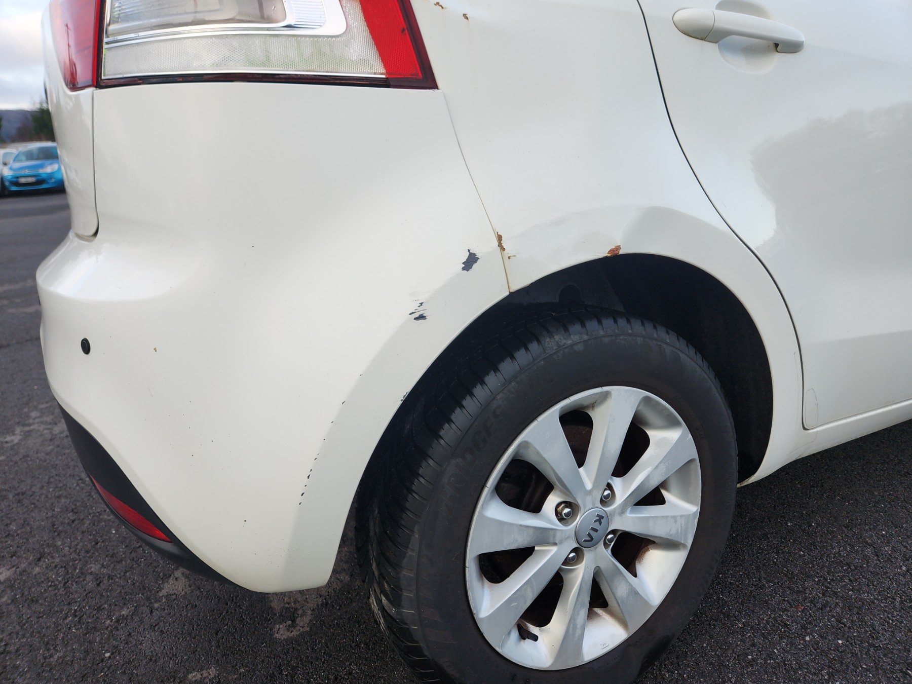 Vitre avant gauche pour KIA RIO 3 PHASE 1 Vitre avant gauche pour KIA RIO 3 PHASE 1