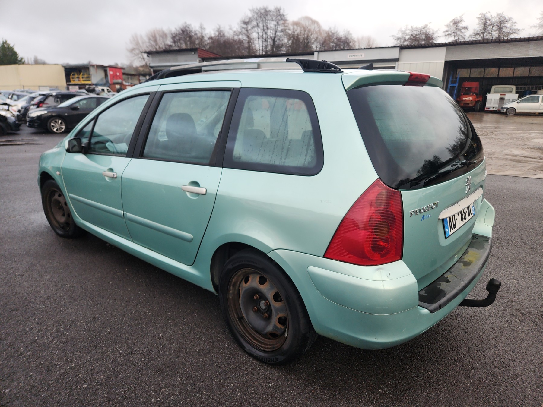 Pare choc avant pour PEUGEOT 307 PHASE 1 BREAK Pare choc avant pour PEUGEOT 307 PHASE 1 BREAK