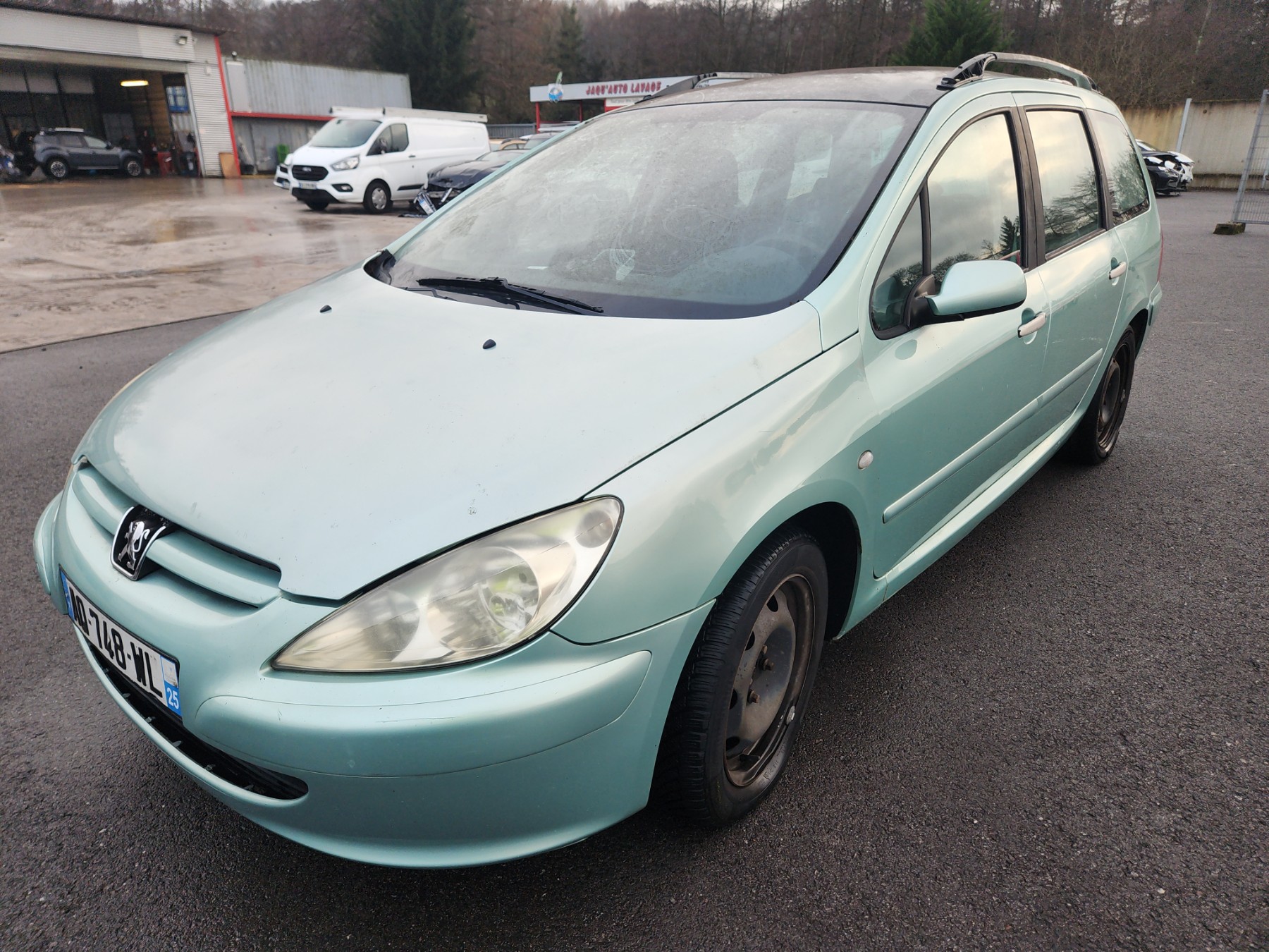 Pare choc avant pour PEUGEOT 307 PHASE 1 BREAK Pare choc avant pour PEUGEOT 307 PHASE 1 BREAK