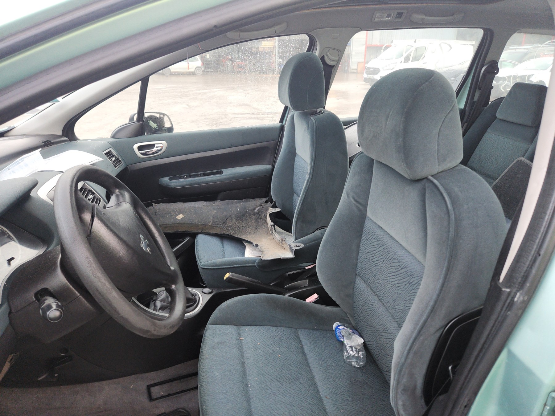 Pare choc avant pour PEUGEOT 307 PHASE 1 BREAK Pare choc avant pour PEUGEOT 307 PHASE 1 BREAK