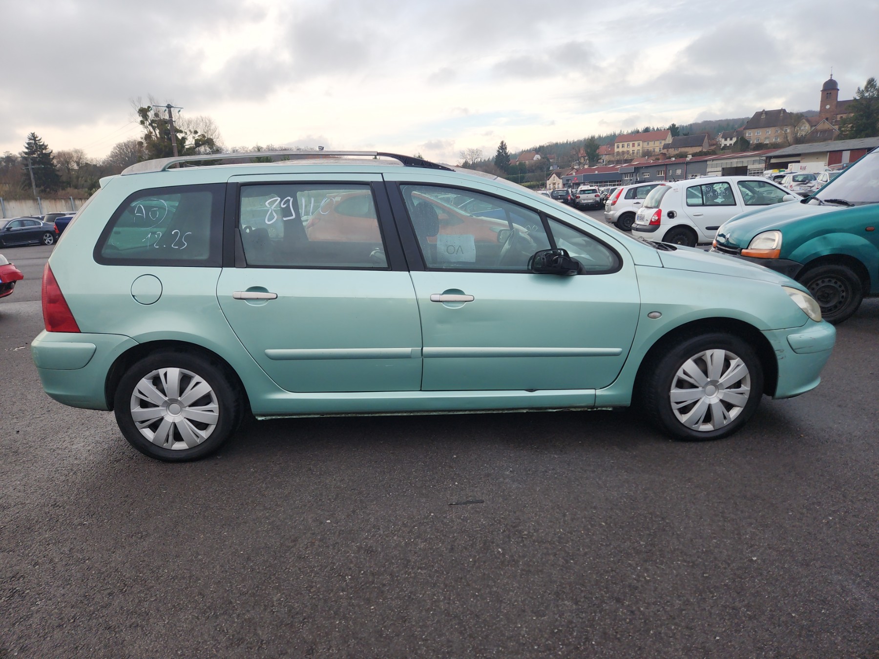 Pare choc avant pour PEUGEOT 307 PHASE 1 BREAK Pare choc avant pour PEUGEOT 307 PHASE 1 BREAK