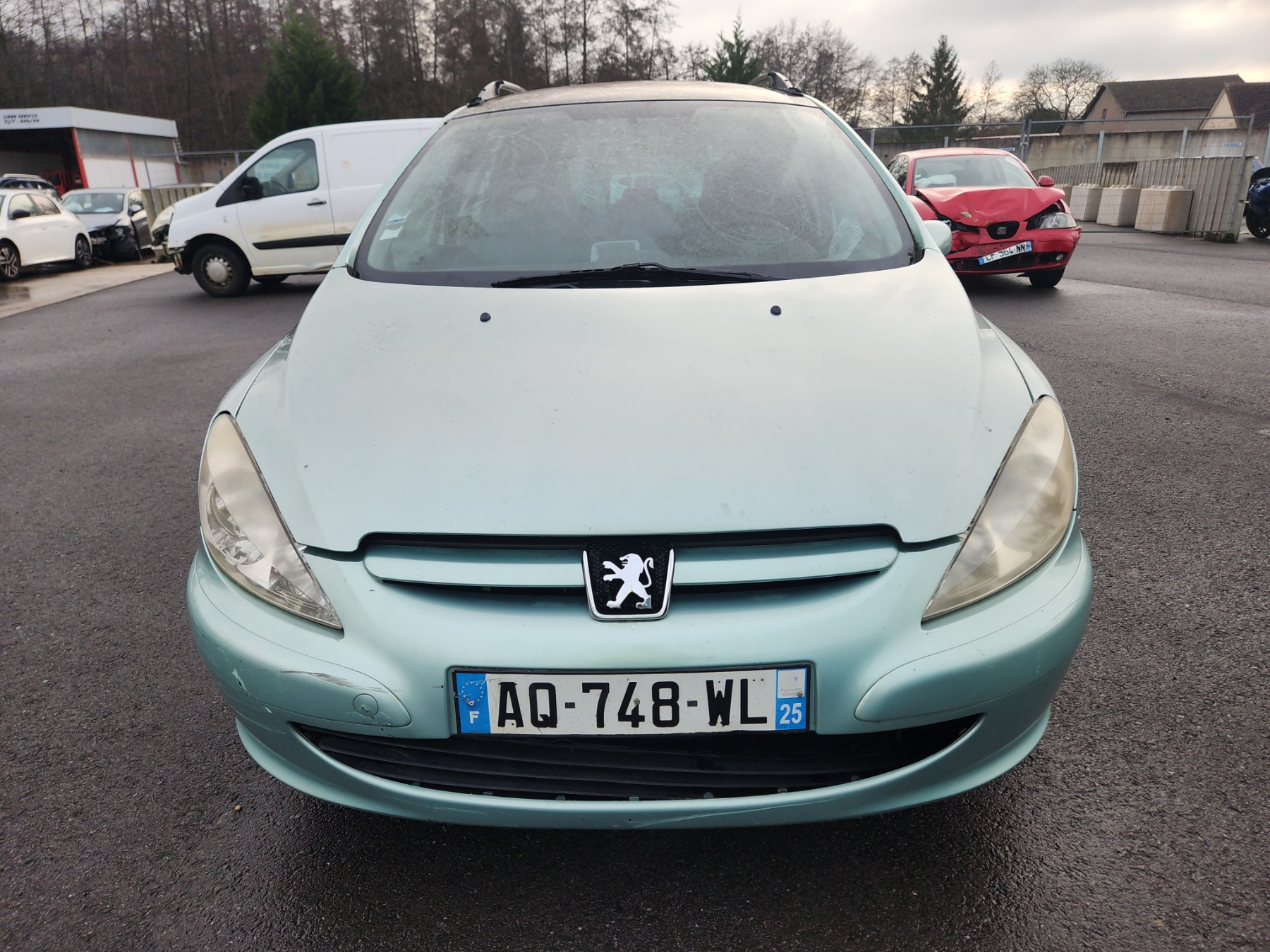 Pare choc avant pour PEUGEOT 307 PHASE 1 BREAK Pare choc avant pour PEUGEOT 307 PHASE 1 BREAK