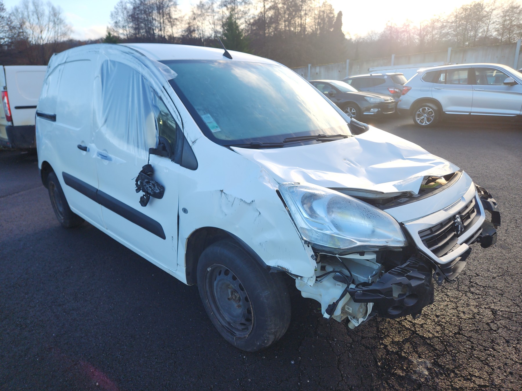 Réservoir AdBlue pour PEUGEOT PARTNER 2 PHASE 3 Réservoir AdBlue pour PEUGEOT PARTNER 2 PHASE 3