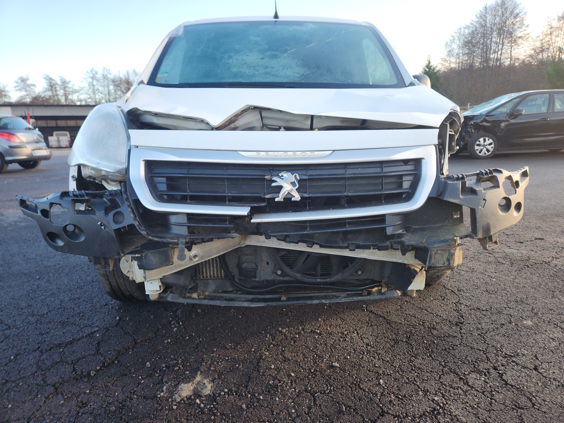 Réservoir AdBlue pour PEUGEOT PARTNER 2 PHASE 3 Réservoir AdBlue pour PEUGEOT PARTNER 2 PHASE 3