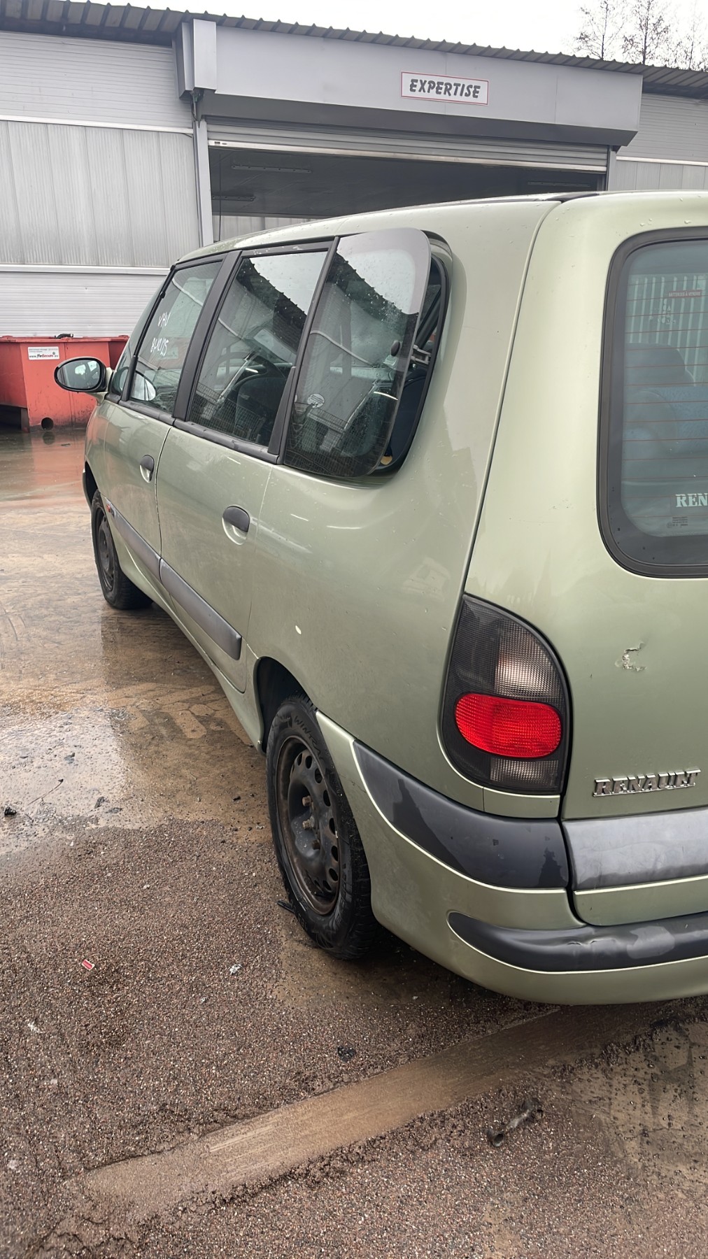Feu arriere principal droit (feux) pour RENAULT ESPACE 3 Feu arriere principal droit (feux) pour RENAULT ESPACE 3