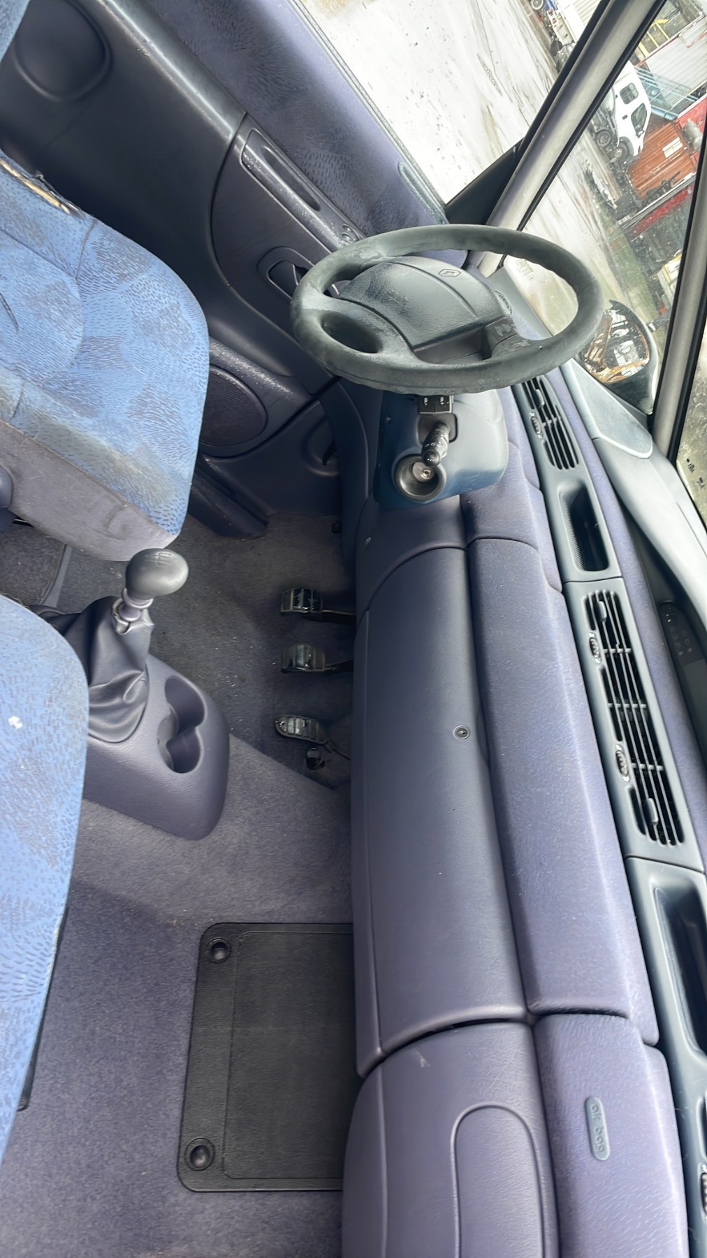 Feu arriere principal droit (feux) pour RENAULT ESPACE 3 Feu arriere principal droit (feux) pour RENAULT ESPACE 3