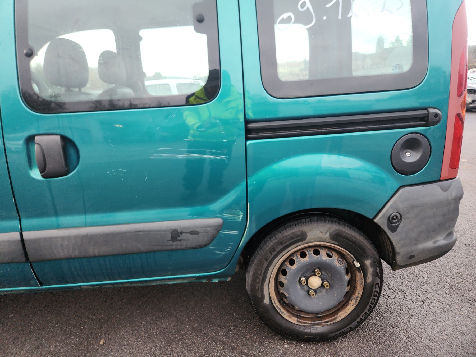 Pare choc arriere pour RENAULT KANGOO 1 PHASE 1 Pare choc arriere pour RENAULT KANGOO 1 PHASE 1