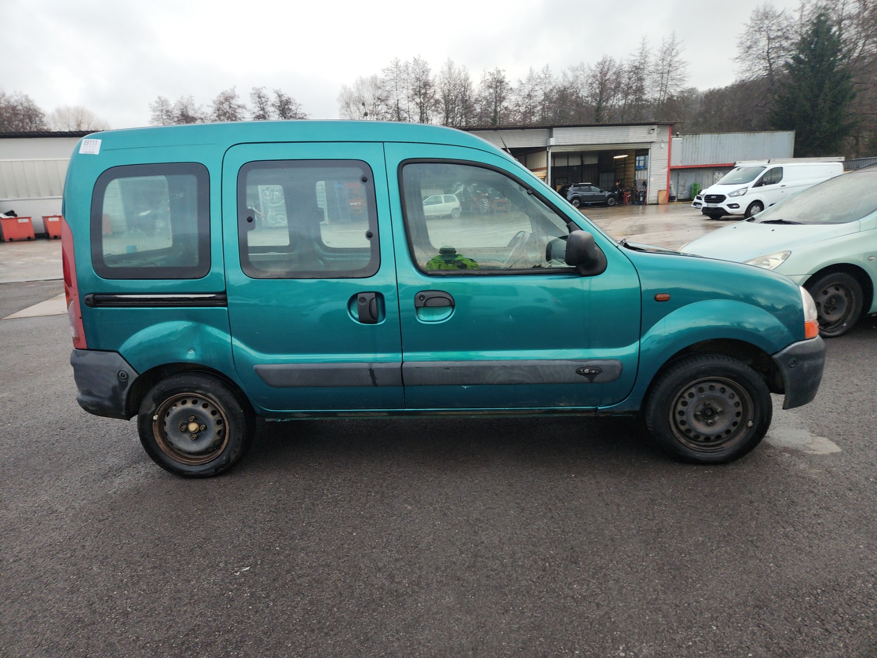 Pare choc arriere pour RENAULT KANGOO 1 PHASE 1 Pare choc arriere pour RENAULT KANGOO 1 PHASE 1