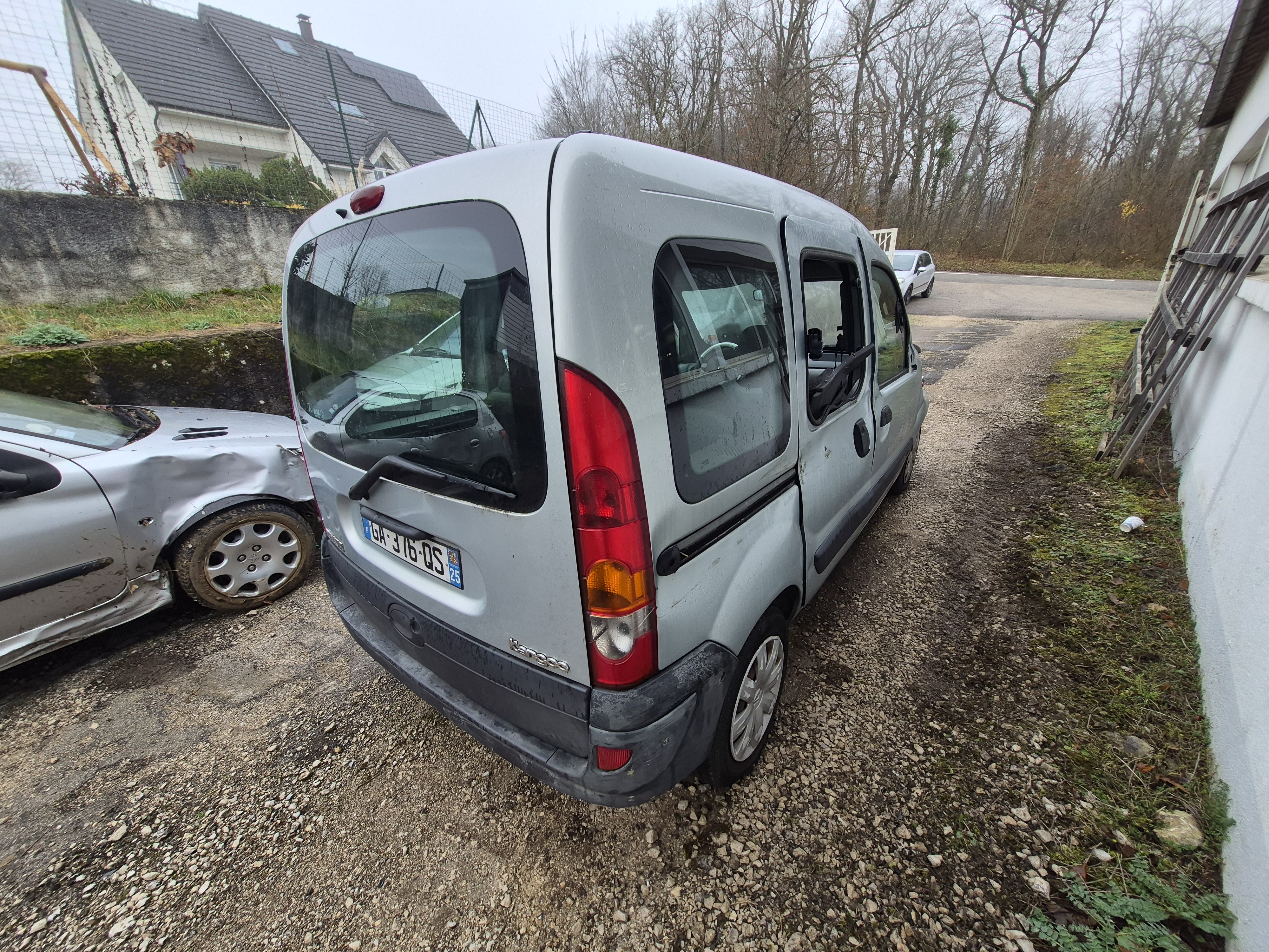 Malle/Hayon arriere pour RENAULT KANGOO 1 PHASE 2 Malle/Hayon arriere pour RENAULT KANGOO 1 PHASE 2