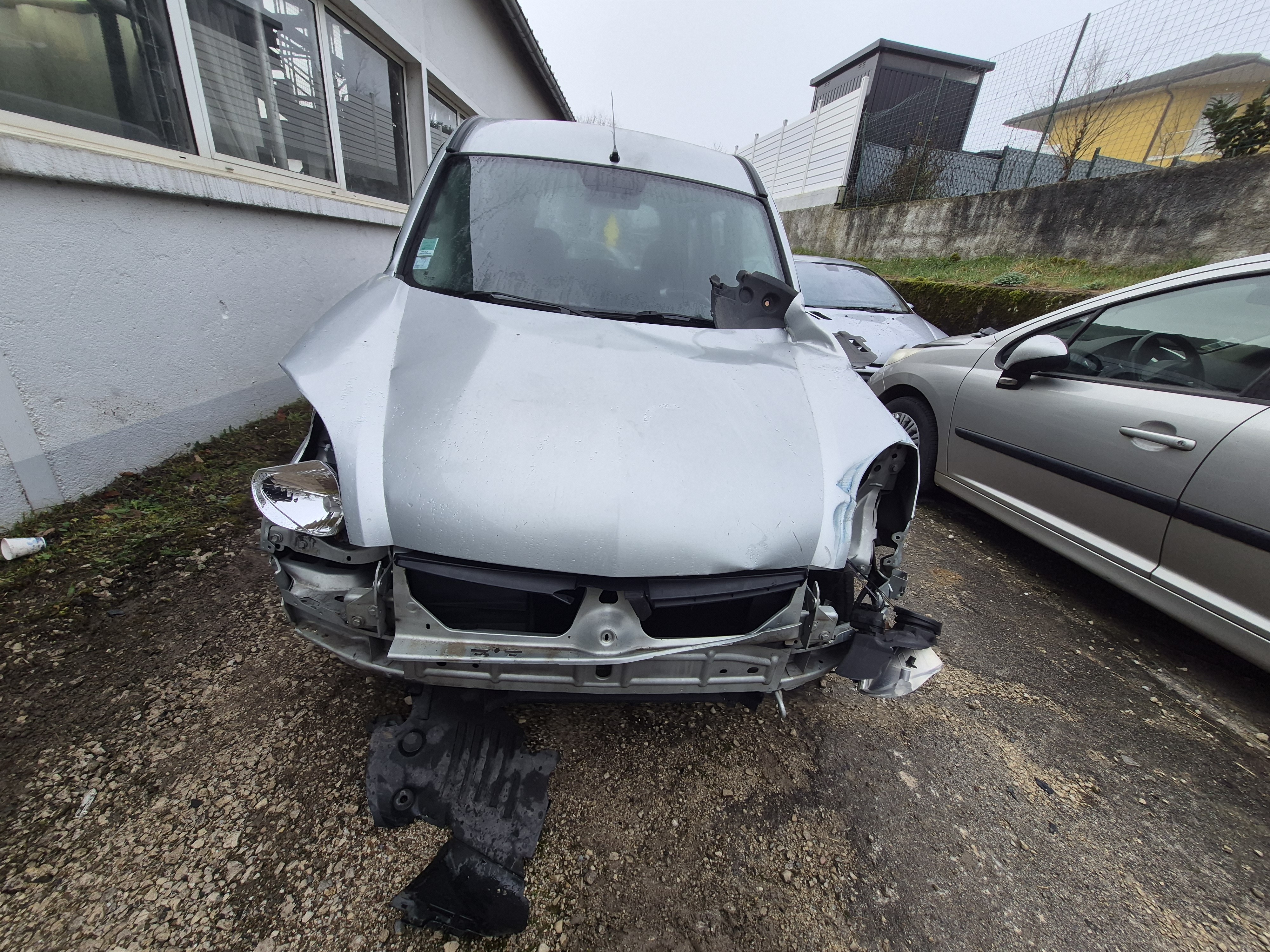 Malle/Hayon arriere pour RENAULT KANGOO 1 PHASE 2 Malle/Hayon arriere pour RENAULT KANGOO 1 PHASE 2