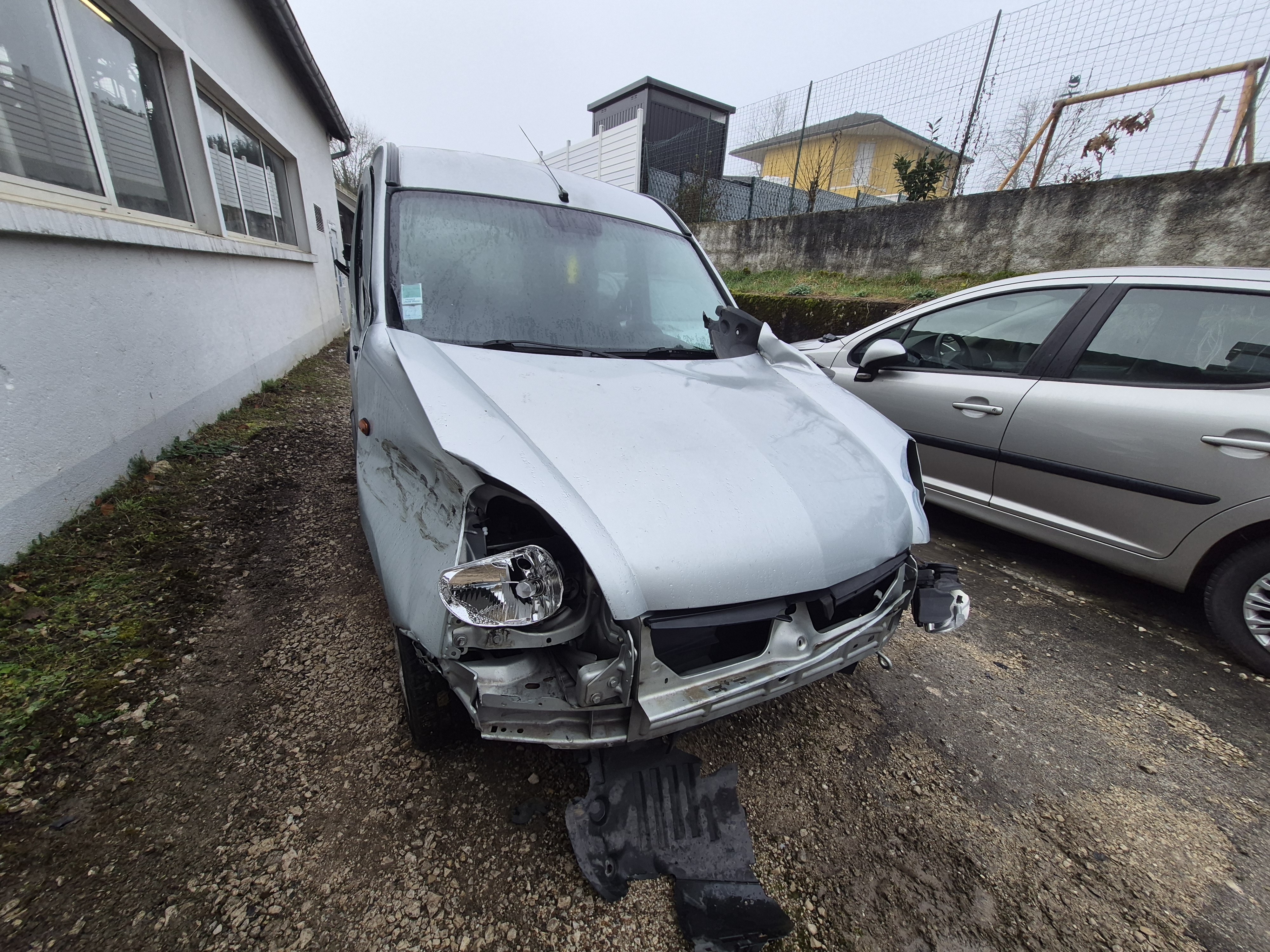 Malle/Hayon arriere pour RENAULT KANGOO 1 PHASE 2 Malle/Hayon arriere pour RENAULT KANGOO 1 PHASE 2