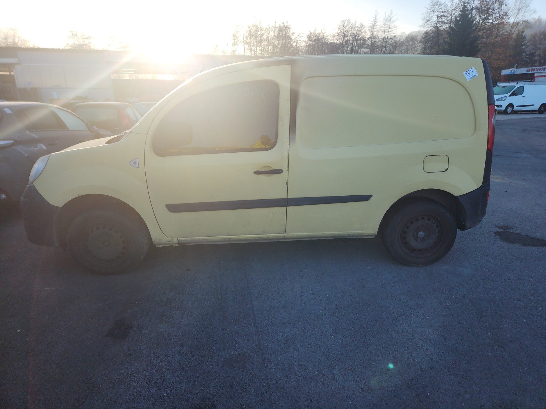 Porte avant droit pour RENAULT KANGOO II Porte avant droit pour RENAULT KANGOO II
