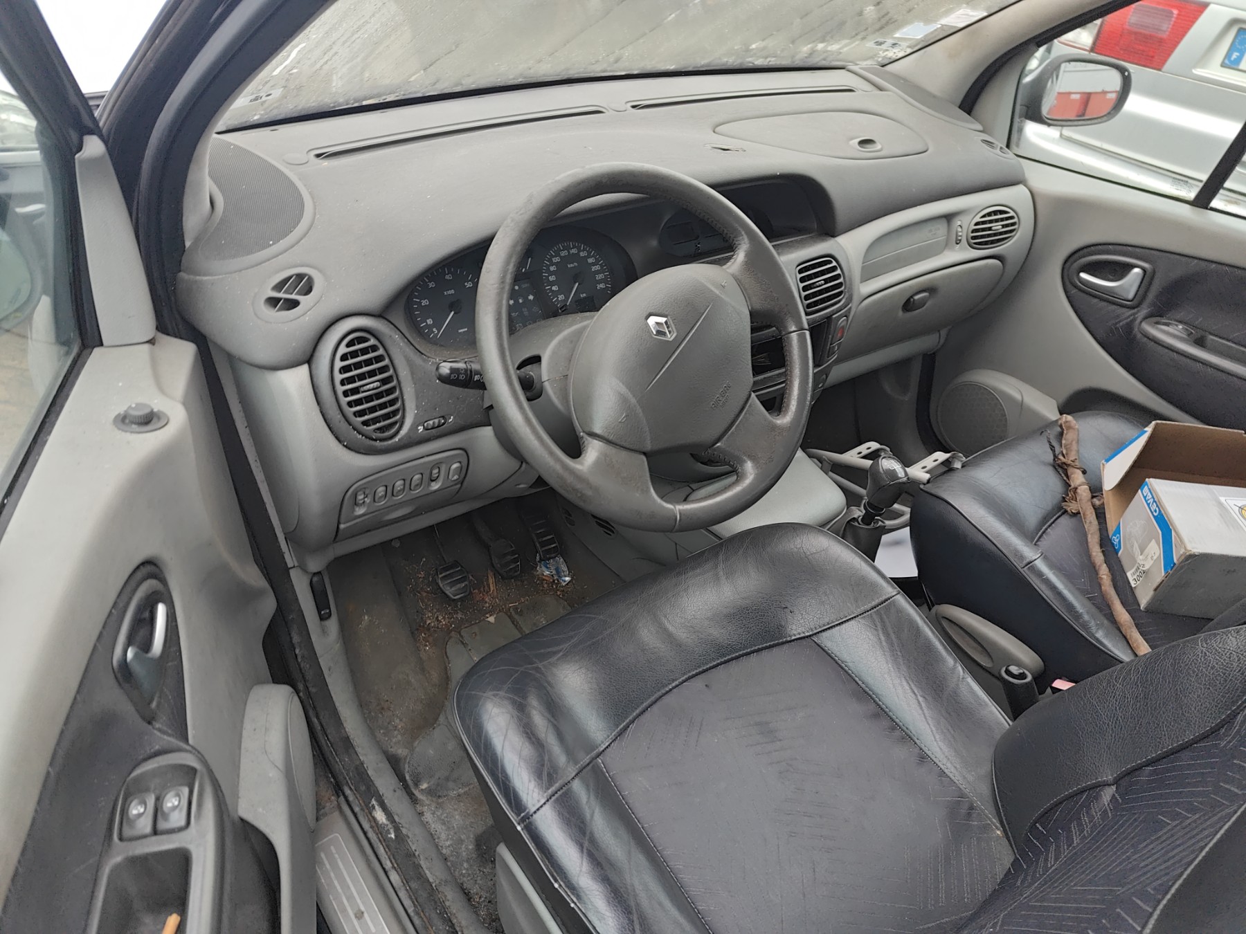 Pare choc avant pour RENAULT SCENIC 1 PHASE 2 Pare choc avant pour RENAULT SCENIC 1 PHASE 2
