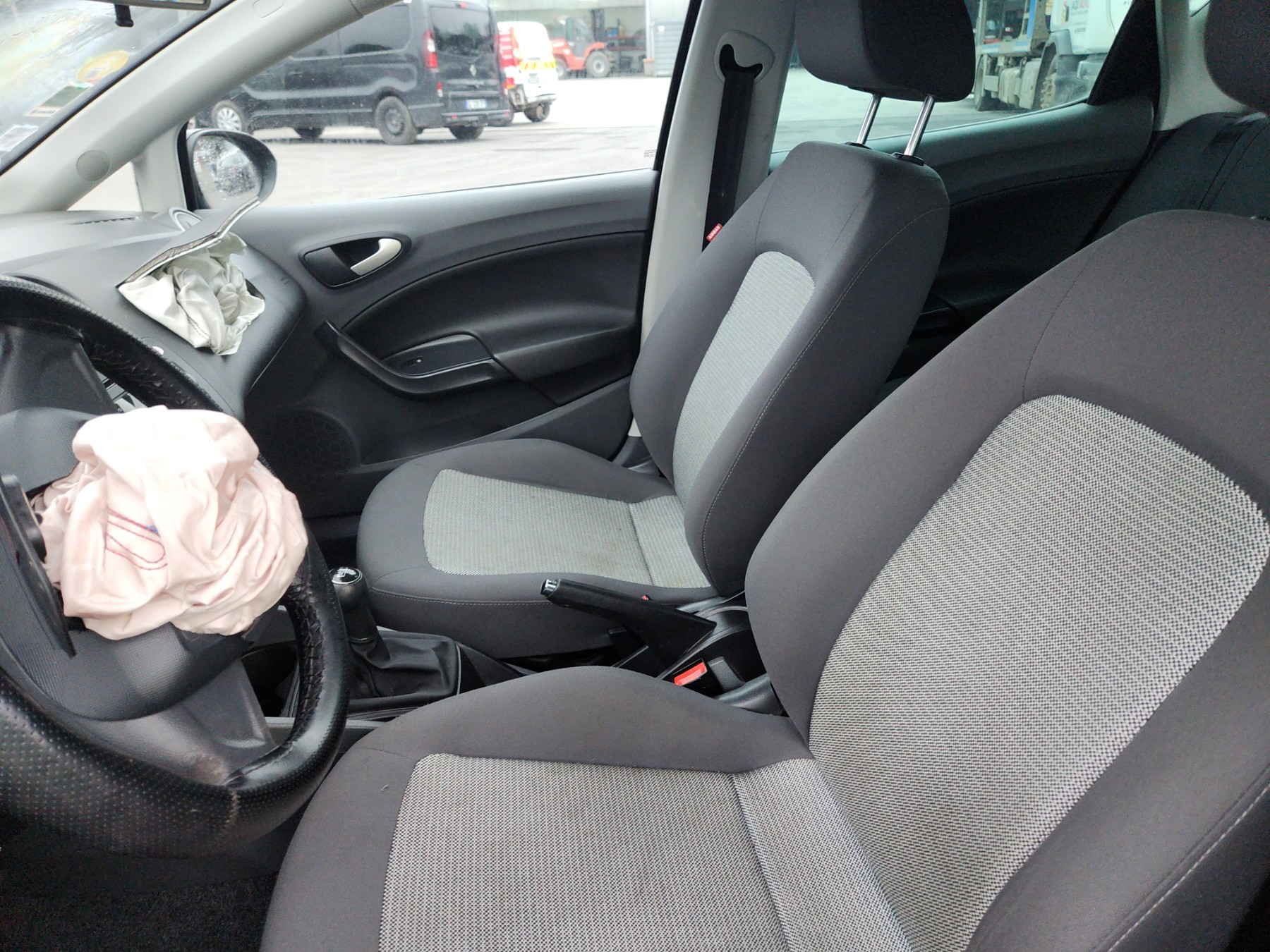 Vitre avant gauche pour SEAT IBIZA 4 PHASE 1 Vitre avant gauche pour SEAT IBIZA 4 PHASE 1