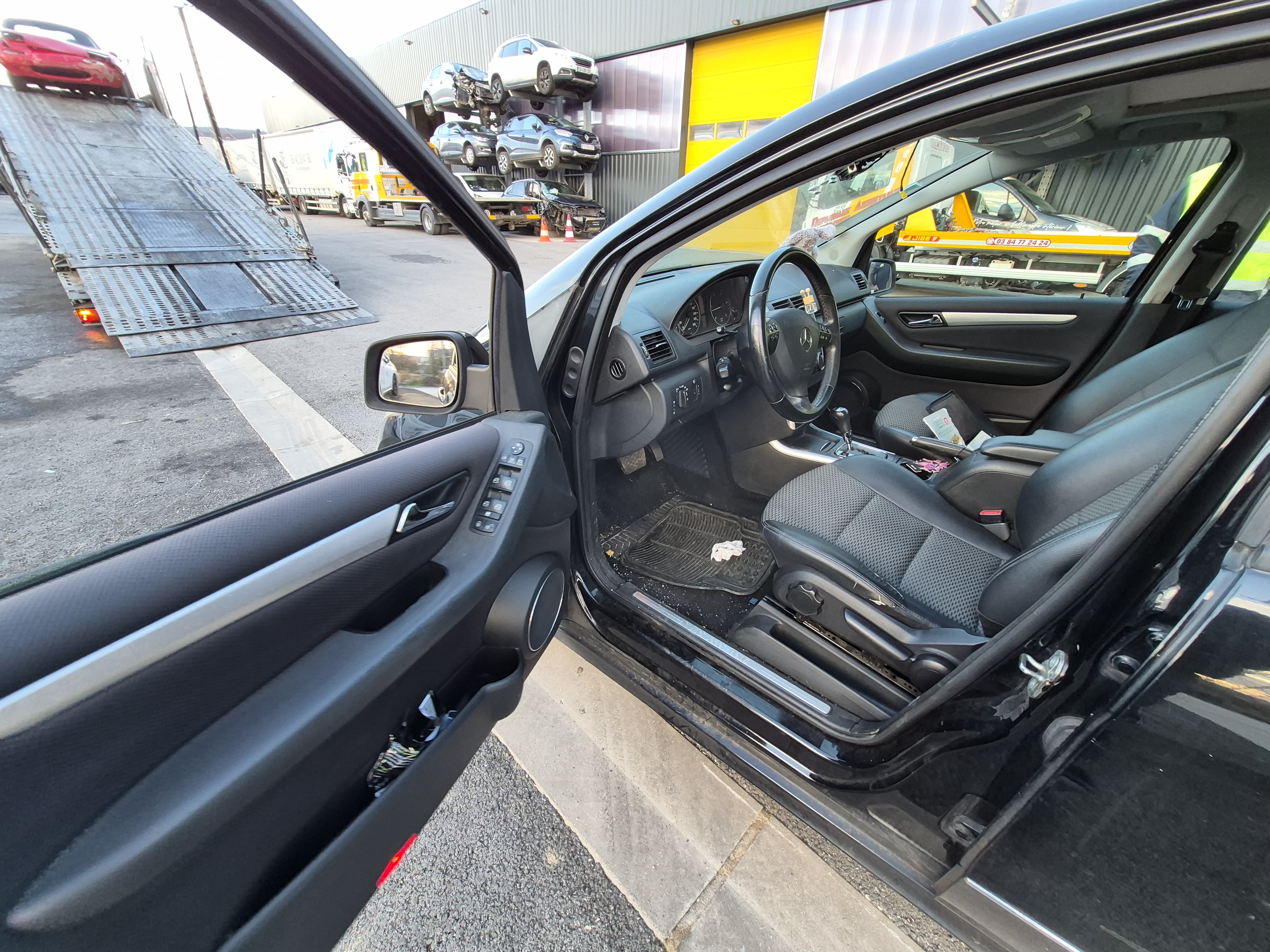 Feu arriere principal gauche (feux) pour MERCEDES CLASSE A 169 PHASE 2 Feu arriere principal gauche (feux) pour MERCEDES CLASSE A 169 PHASE 2