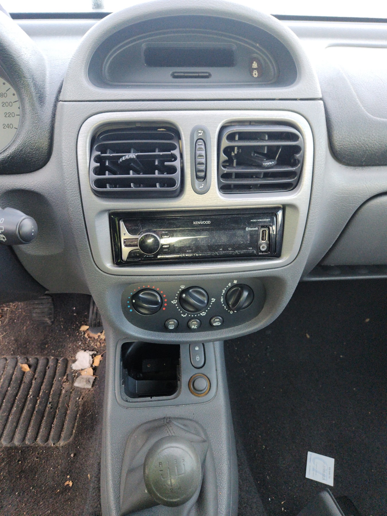 Aile avant droit pour RENAULT CLIO 2 PHASE 1 Aile avant droit pour RENAULT CLIO 2 PHASE 1