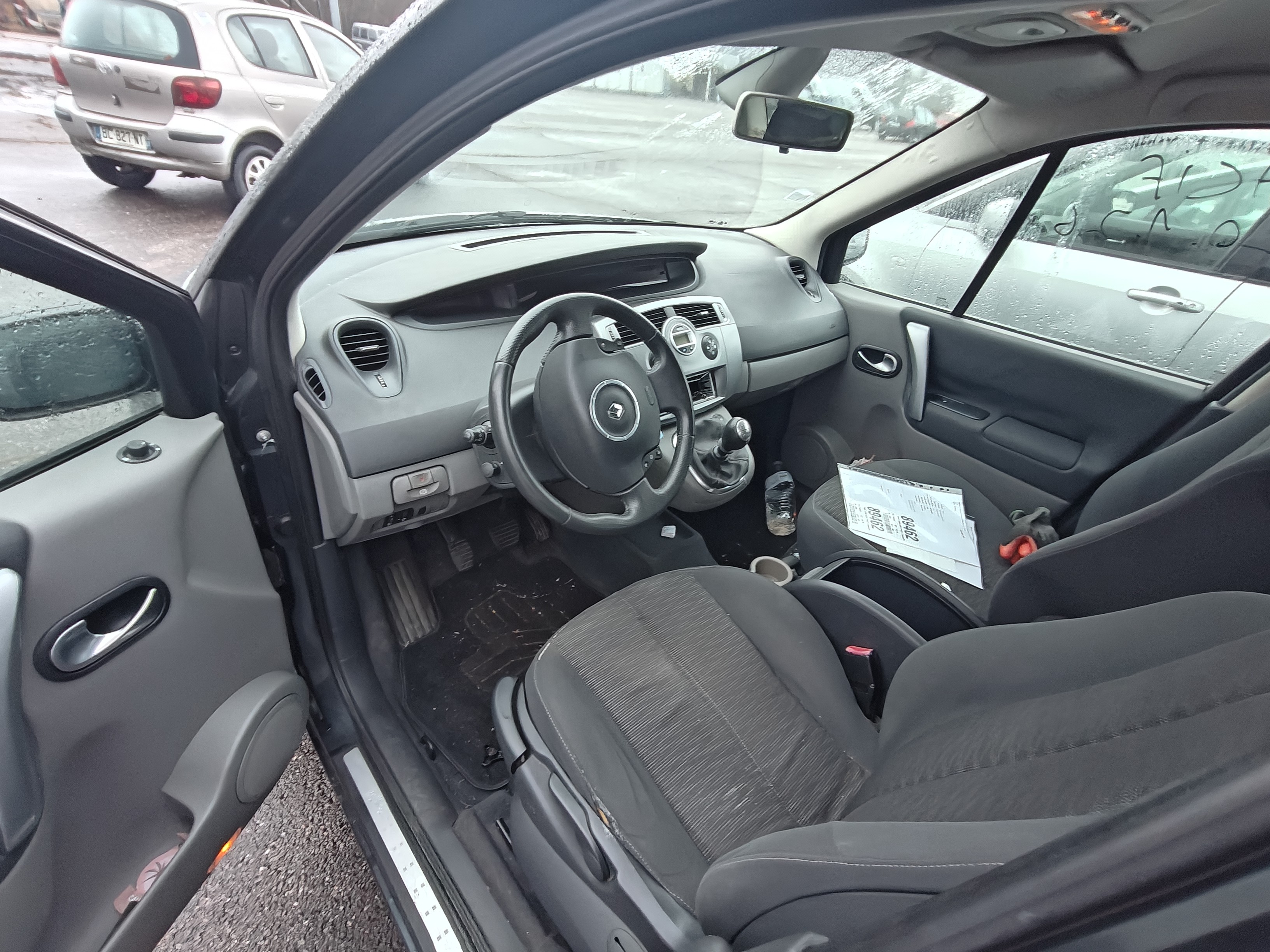 Feu arriere principal gauche (feux) pour RENAULT GRAND SCENIC 2 PHASE 2 Feu arriere principal gauche (feux) pour RENAULT GRAND SCENIC 2 PHASE 2