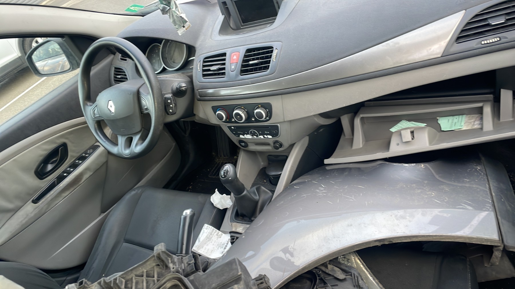 Pare choc arriere pour RENAULT MEGANE 3 PHASE 1 BREAK Pare choc arriere pour RENAULT MEGANE 3 PHASE 1 BREAK