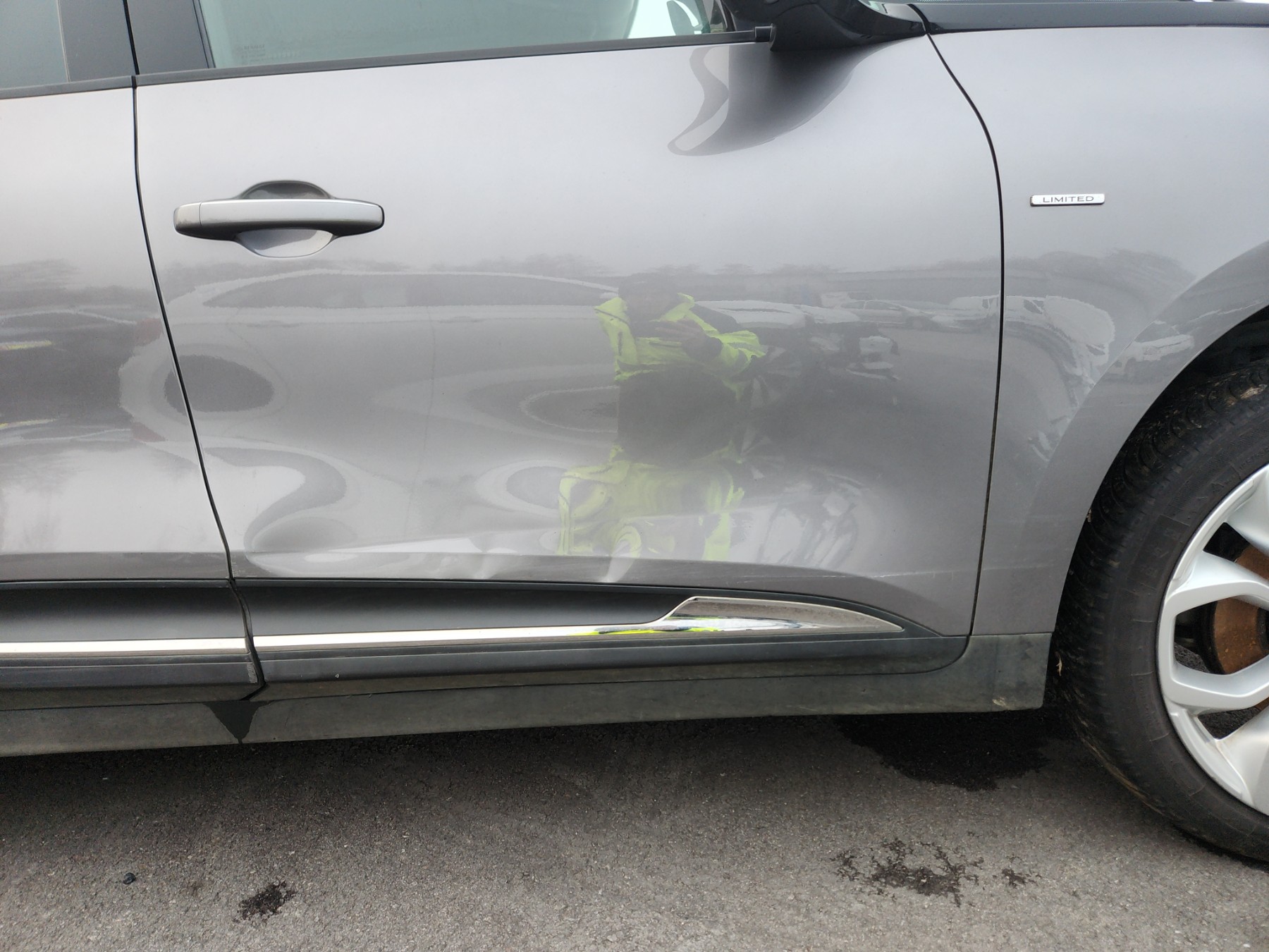 Poignee interieur arriere gauche pour RENAULT SCENIC 4 Poignee interieur arriere gauche pour RENAULT SCENIC 4