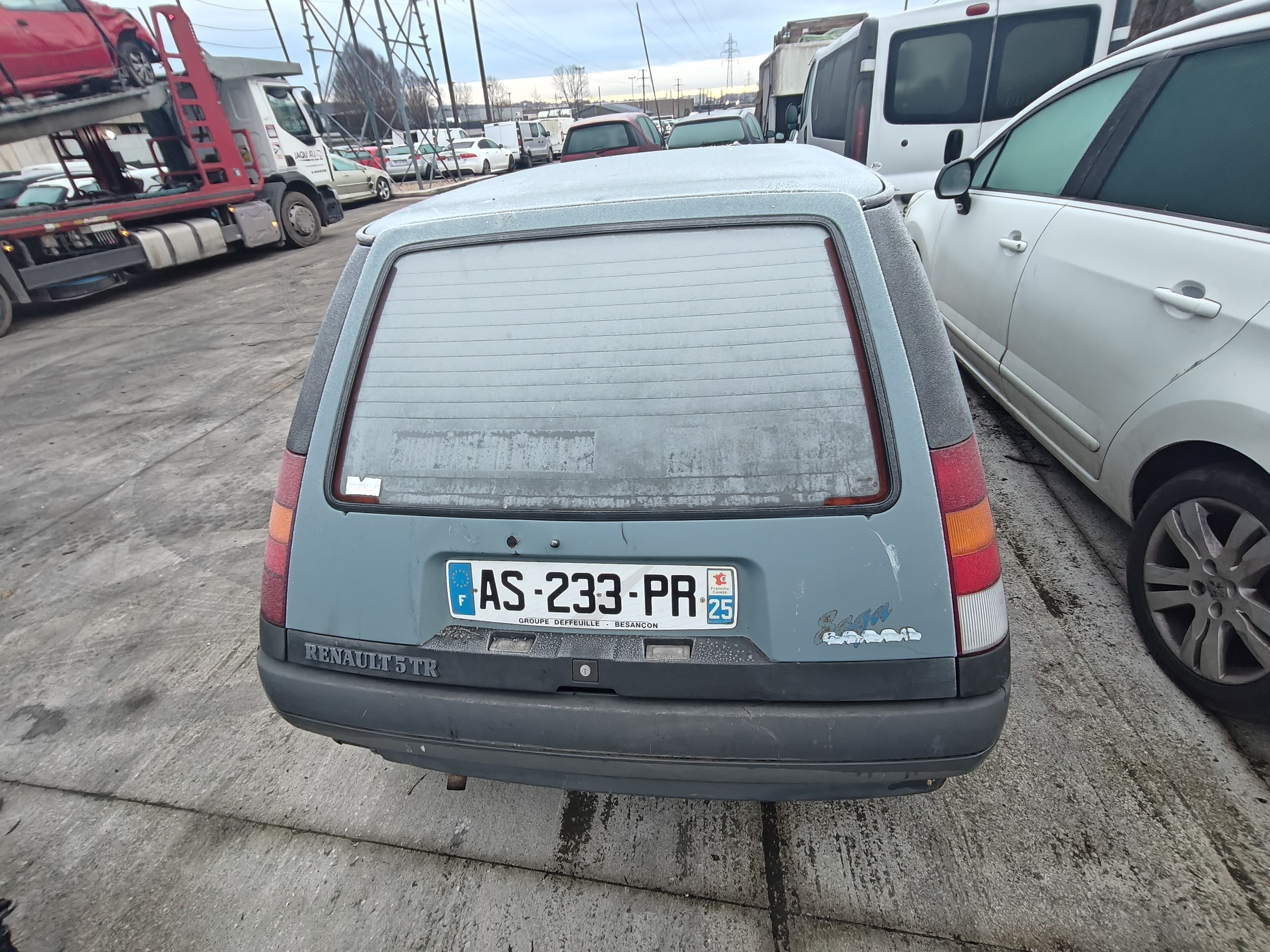 Calandre pour RENAULT SUPER 5 Calandre pour RENAULT SUPER 5