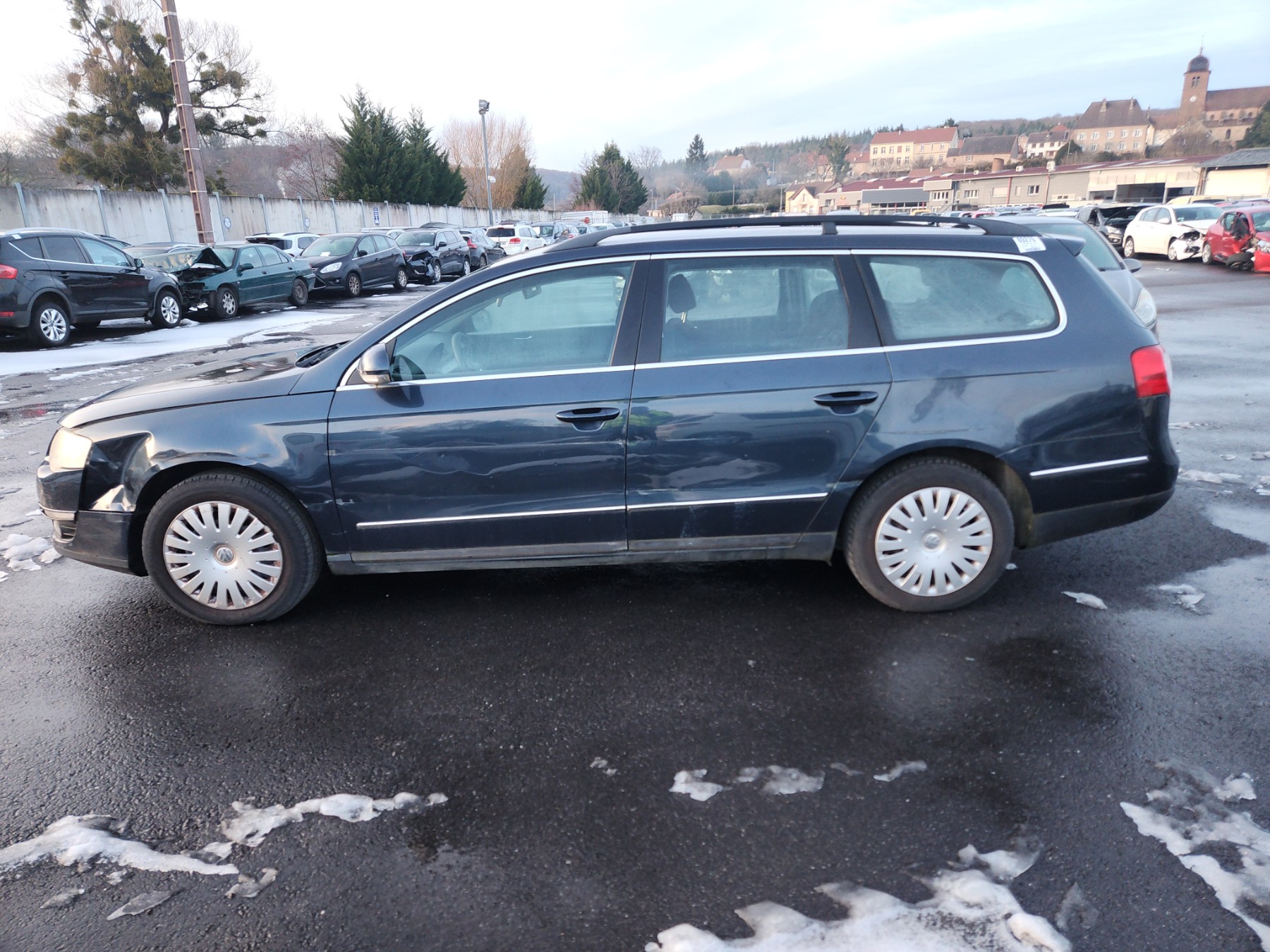 Feu arriere principal gauche (feux) pour VOLKSWAGEN PASSAT 5 BREAK Feu arriere principal gauche (feux) pour VOLKSWAGEN PASSAT 5 BREAK