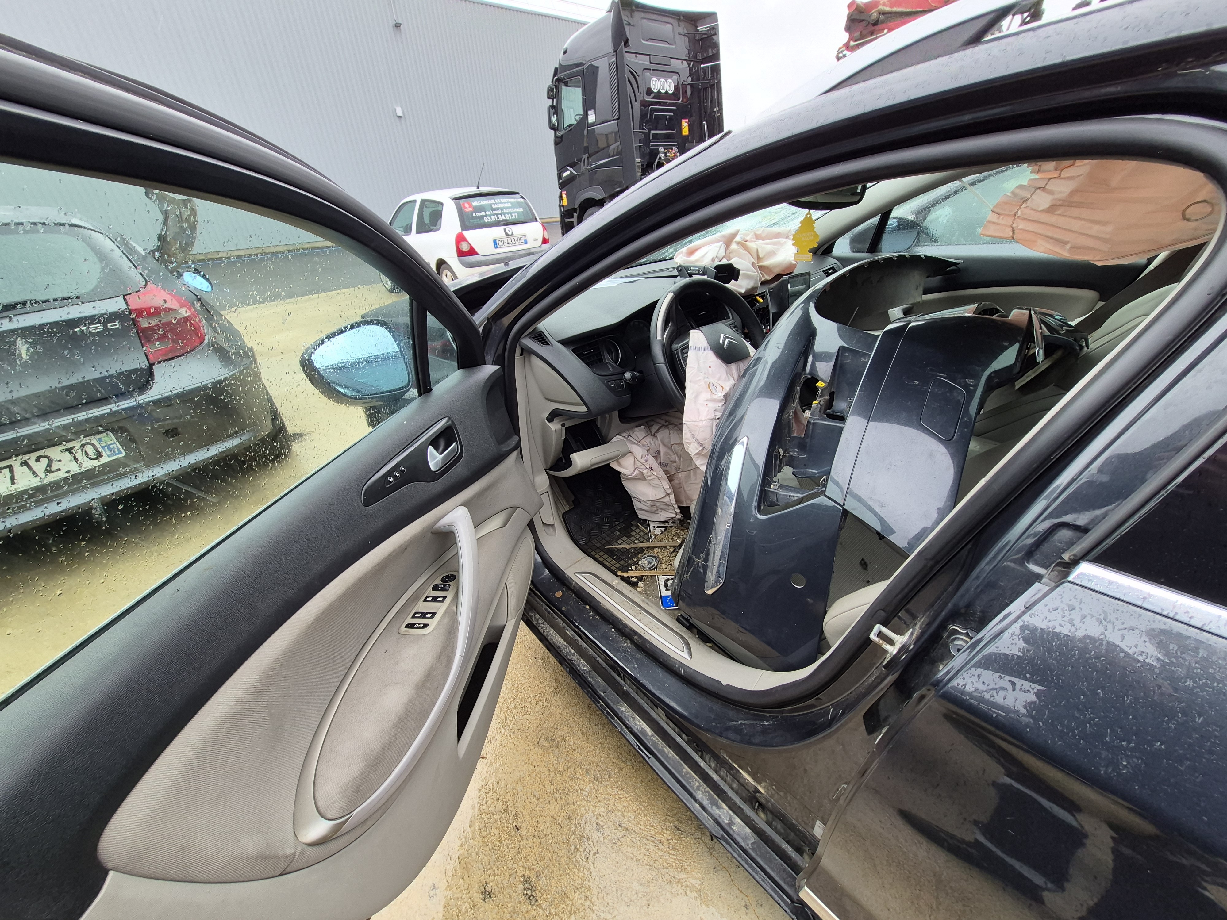 Feu arriere secondaire droit (feux) pour CITROEN C5 2 BREAK Feu arriere secondaire droit (feux) pour CITROEN C5 2 BREAK