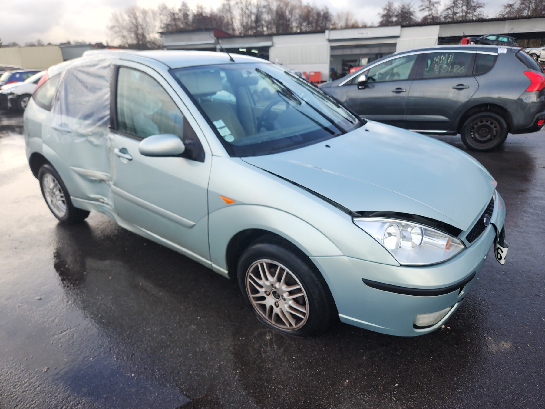 Renfort pare choc arriere (traverse) pour FORD FOCUS 1 Renfort pare choc arriere (traverse) pour FORD FOCUS 1