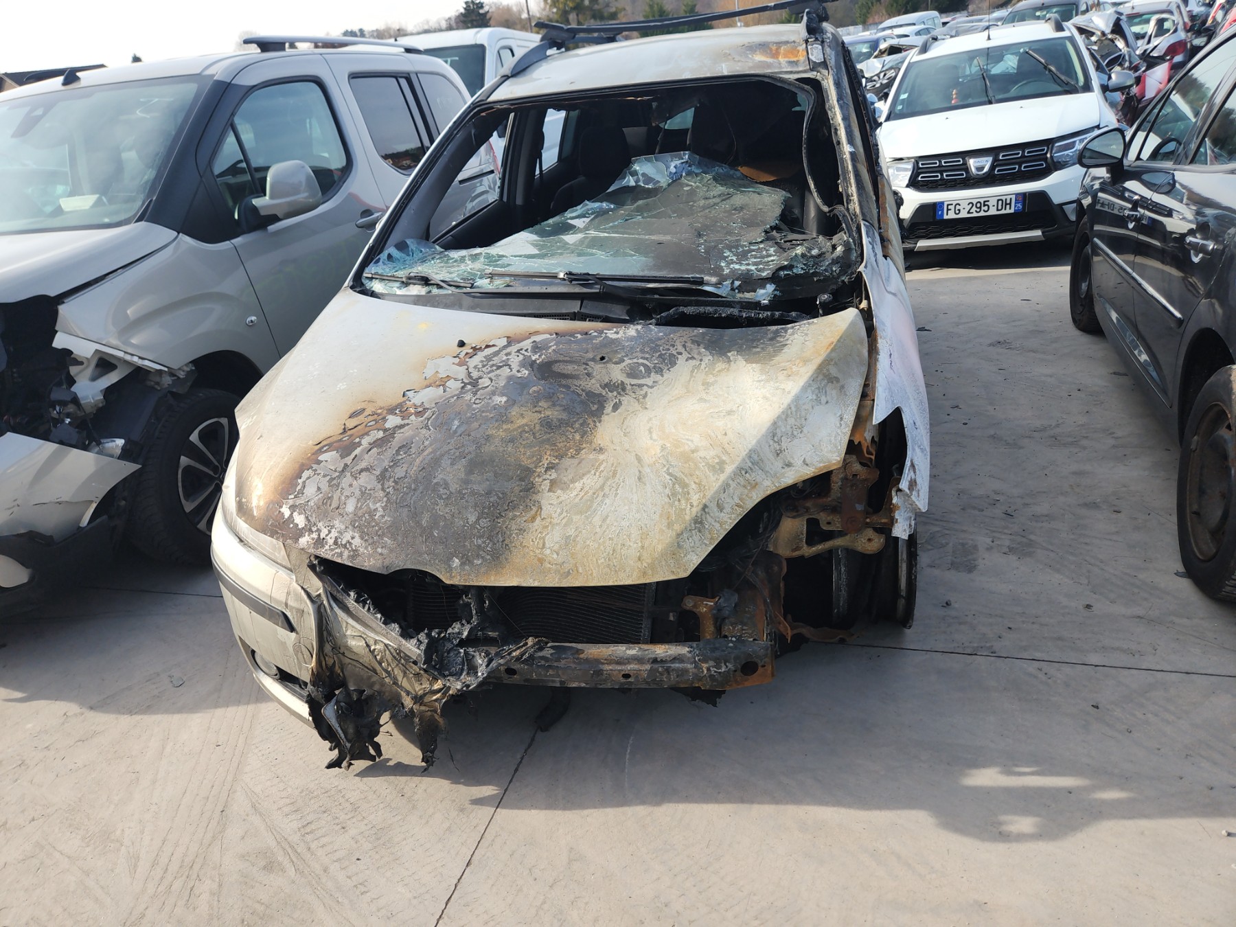 Feu arriere principal gauche (feux) pour MAZDA 5 1 PHASE 1 Feu arriere principal gauche (feux) pour MAZDA 5 1 PHASE 1