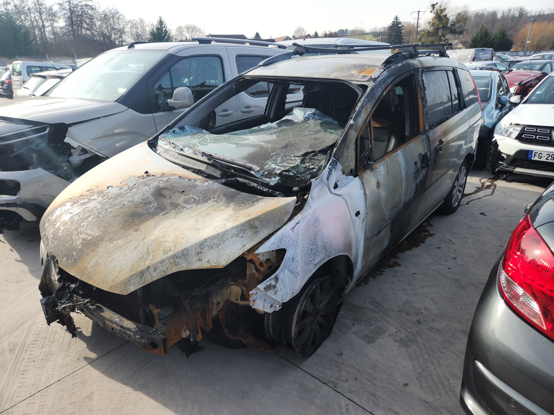 Feu arriere principal gauche (feux) pour MAZDA 5 1 PHASE 1 Feu arriere principal gauche (feux) pour MAZDA 5 1 PHASE 1