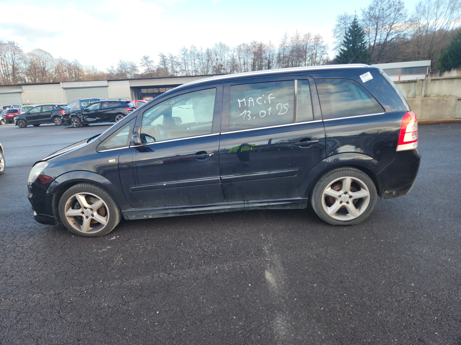 Pare choc arriere pour OPEL ZAFIRA B PHASE 2 Pare choc arriere pour OPEL ZAFIRA B PHASE 2