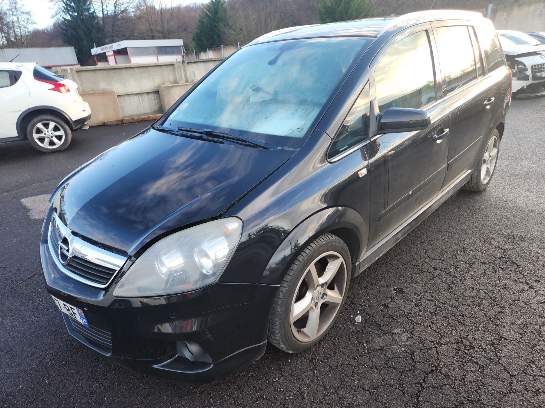 Pare choc arriere pour OPEL ZAFIRA B PHASE 2 Pare choc arriere pour OPEL ZAFIRA B PHASE 2