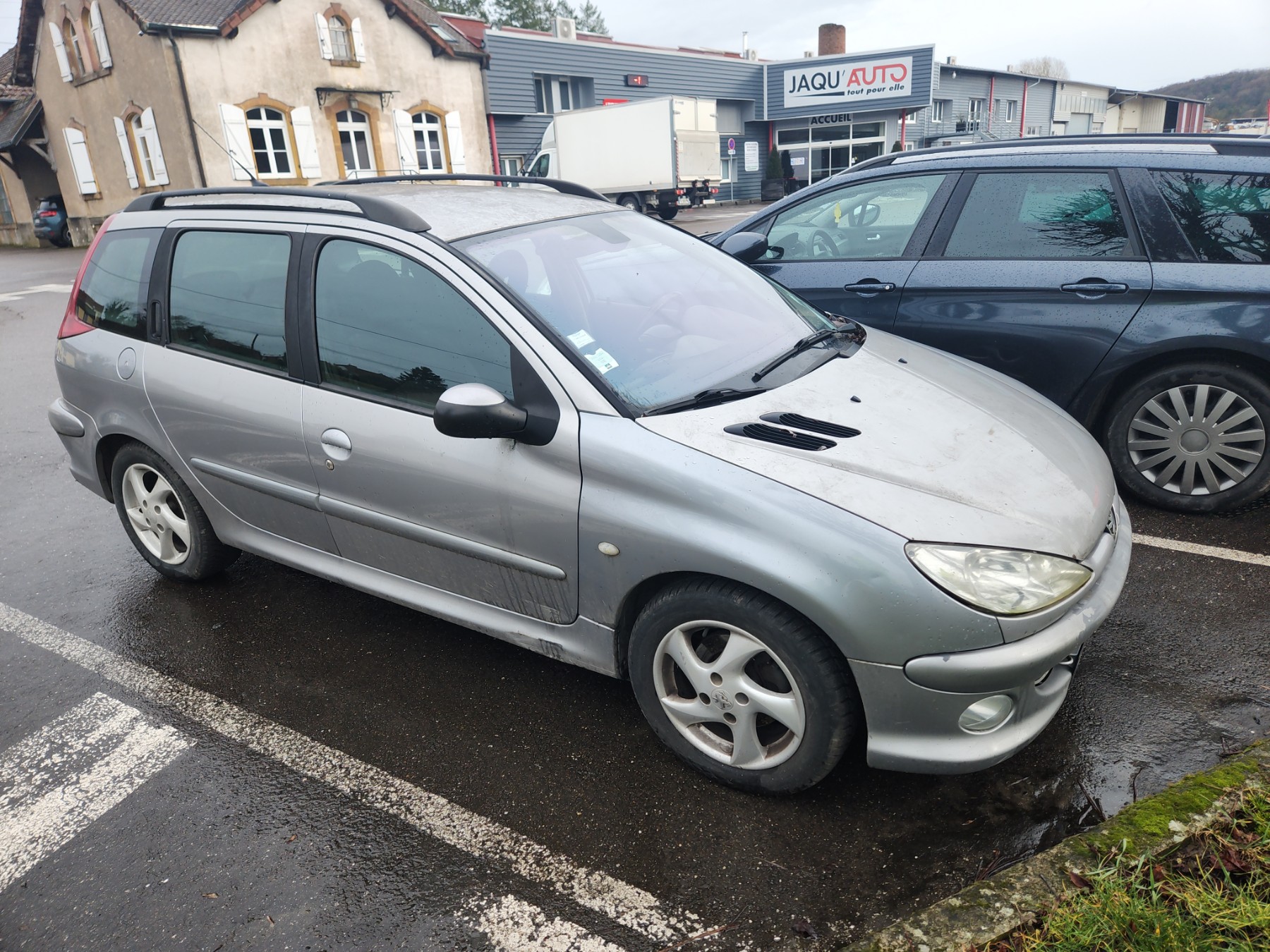Feu arriere principal gauche (feux) pour PEUGEOT 206 PHASE 2 BREAK Feu arriere principal gauche (feux) pour PEUGEOT 206 PHASE 2 BREAK