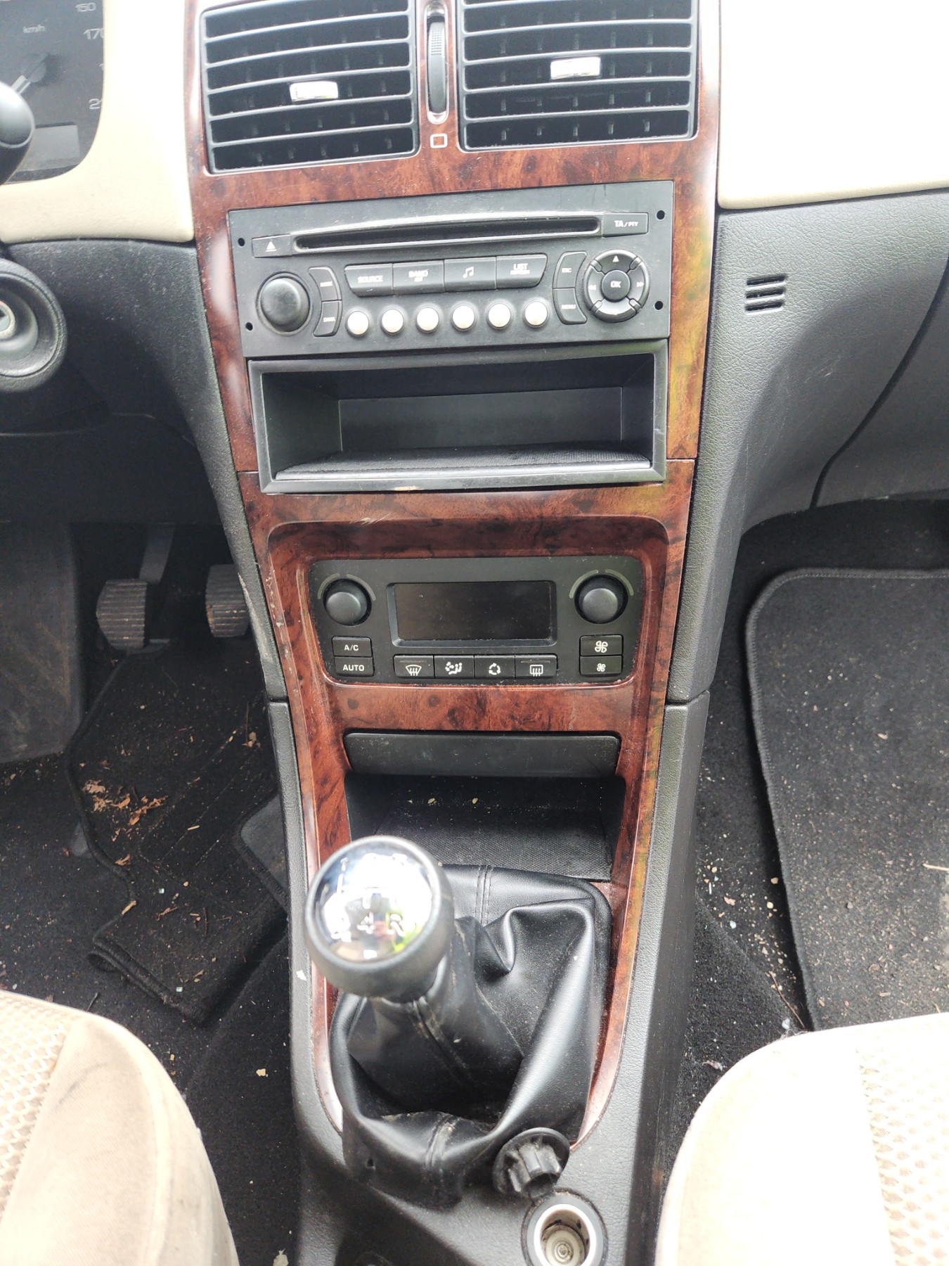 Pare choc avant pour PEUGEOT 307 PHASE 2 Pare choc avant pour PEUGEOT 307 PHASE 2