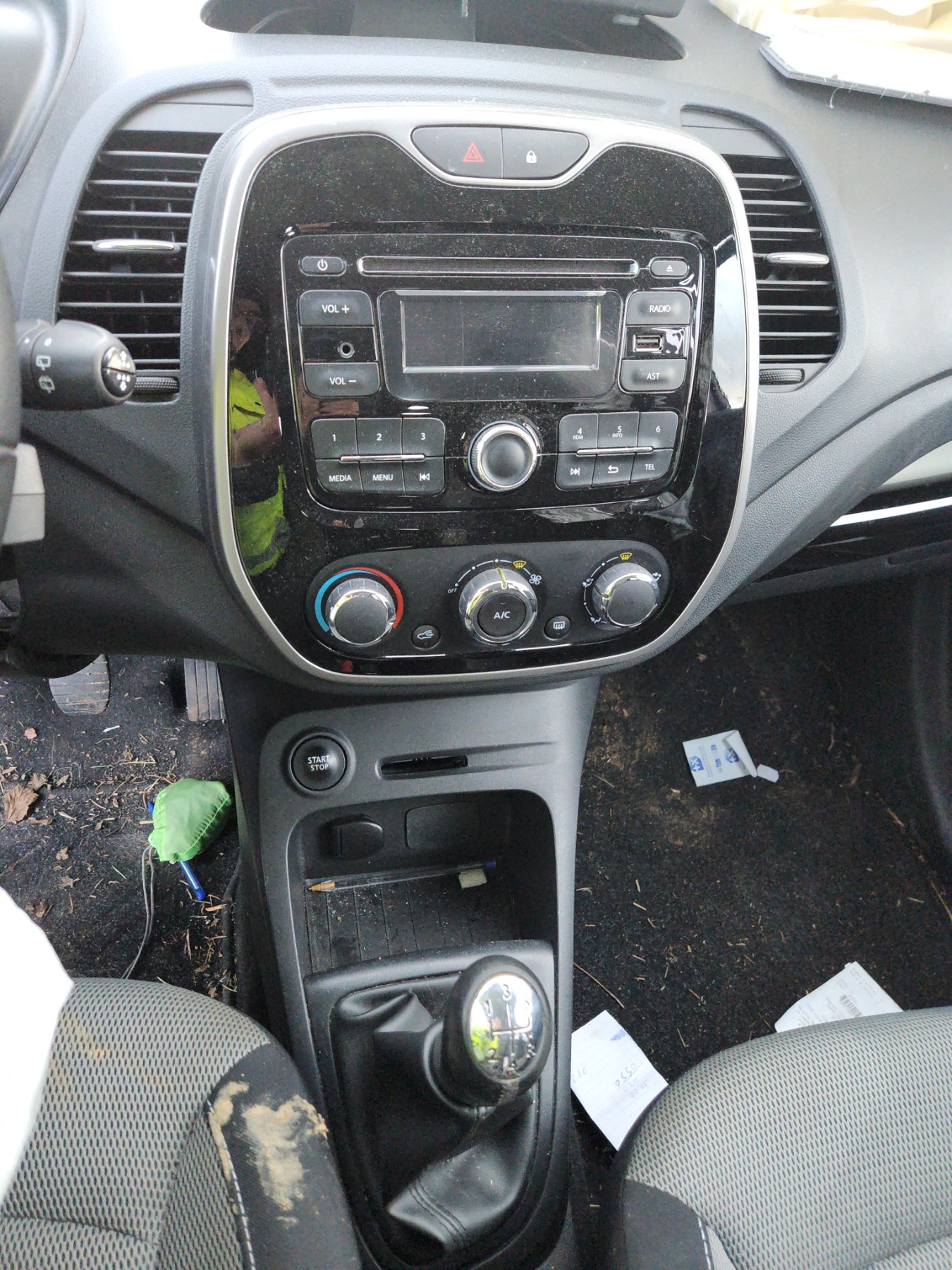 Extension d'aile arriere gauche pour RENAULT CAPTUR 1 PHASE 1 Extension d'aile arriere gauche pour RENAULT CAPTUR 1 PHASE 1