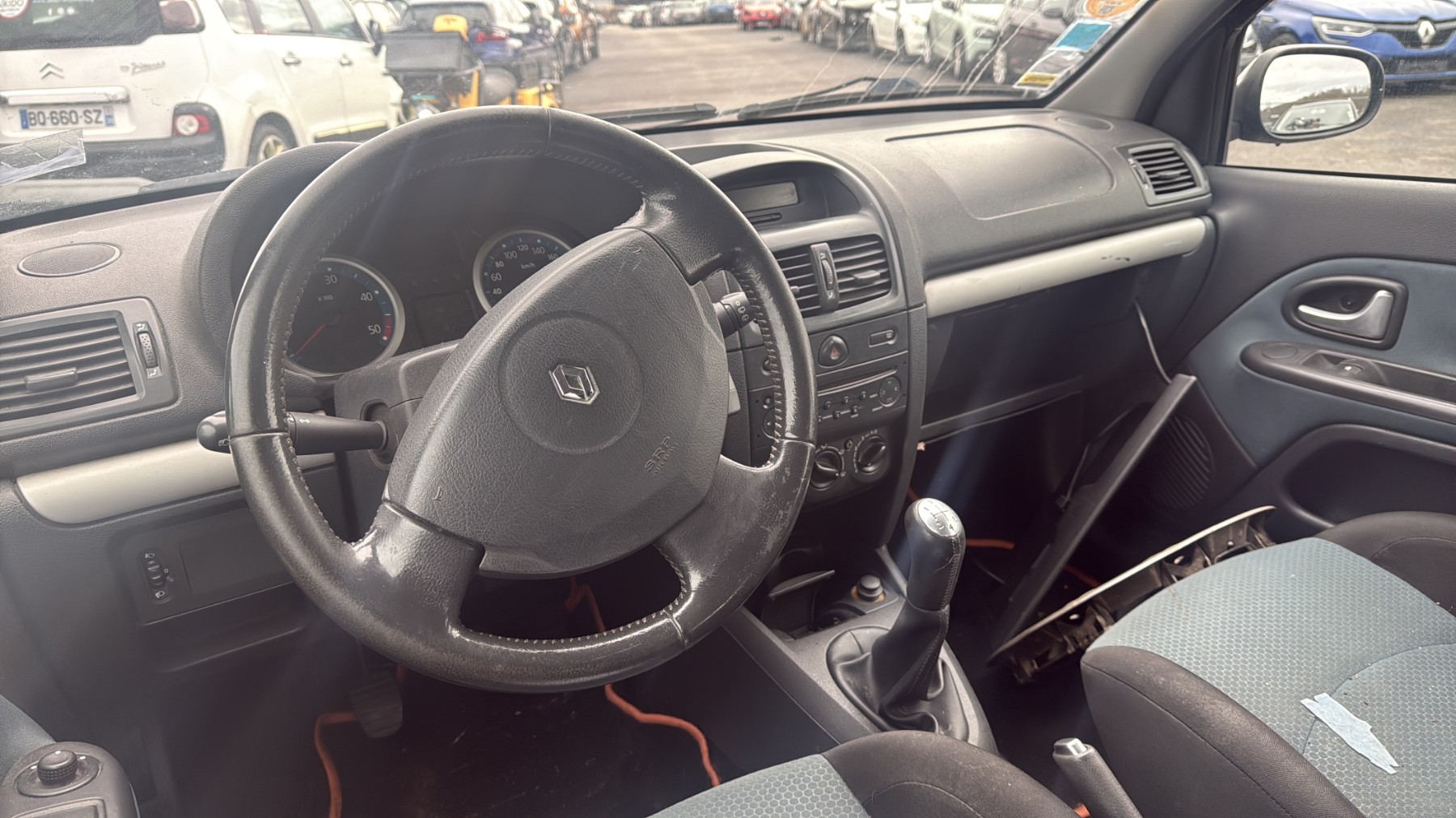 Feu arriere principal droit (feux) pour RENAULT CLIO 2 CAMPUS PHASE 1 Feu arriere principal droit (feux) pour RENAULT CLIO 2 CAMPUS PHASE 1