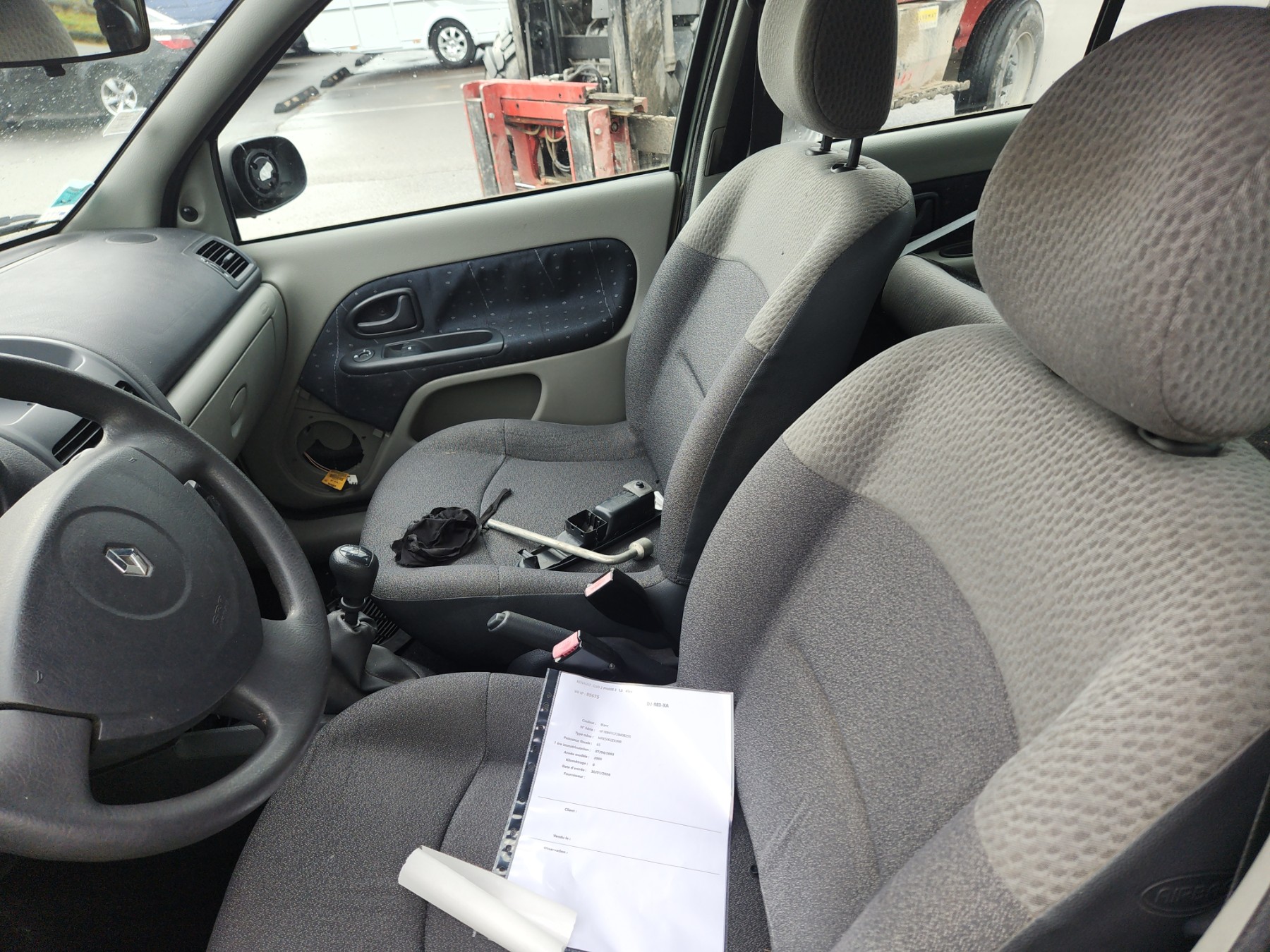 Pare choc arriere pour RENAULT CLIO 2 PHASE 2 Pare choc arriere pour RENAULT CLIO 2 PHASE 2