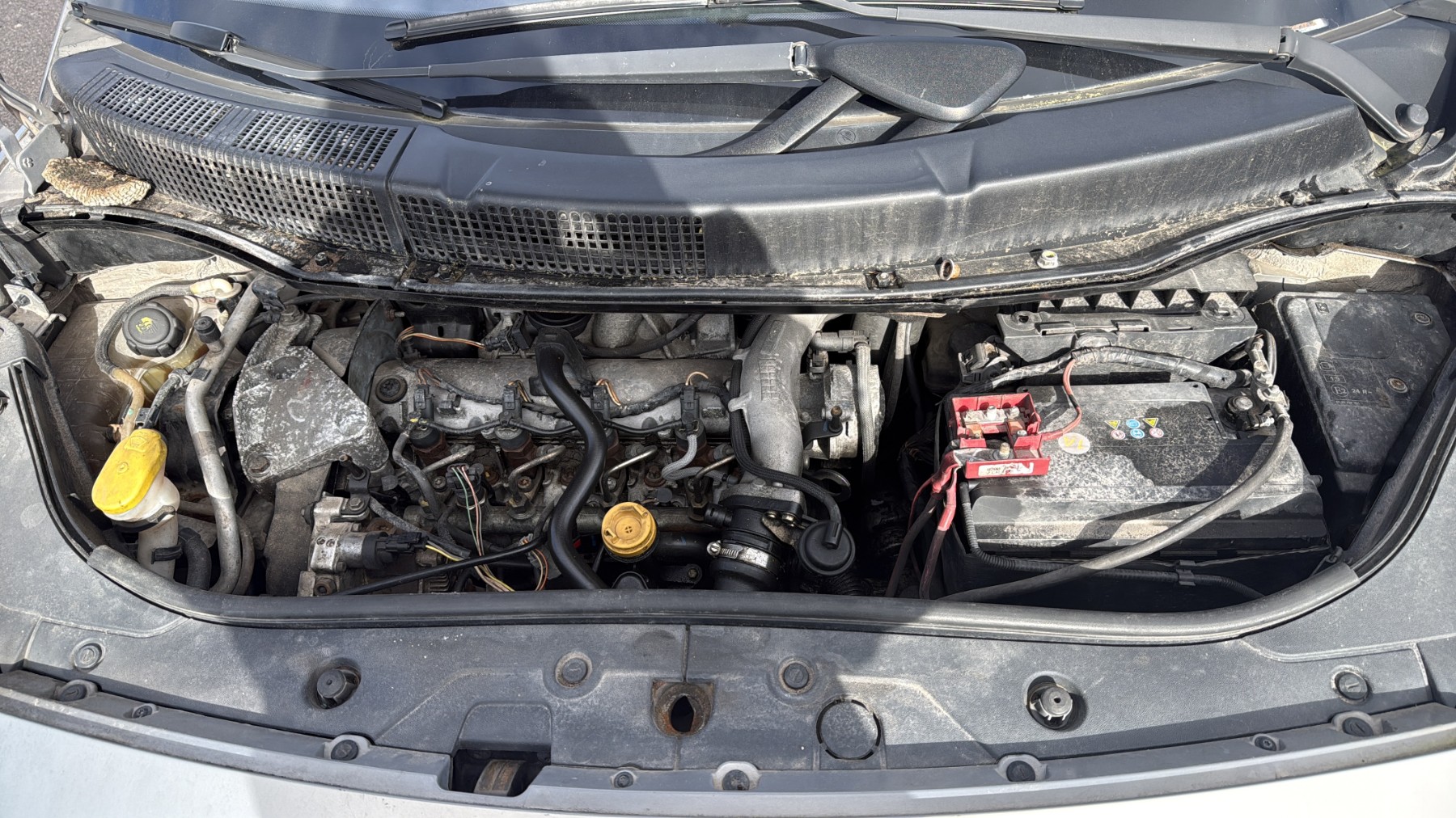 Vitre avant gauche pour RENAULT GRAND SCENIC 2 PHASE 1 Vitre avant gauche pour RENAULT GRAND SCENIC 2 PHASE 1