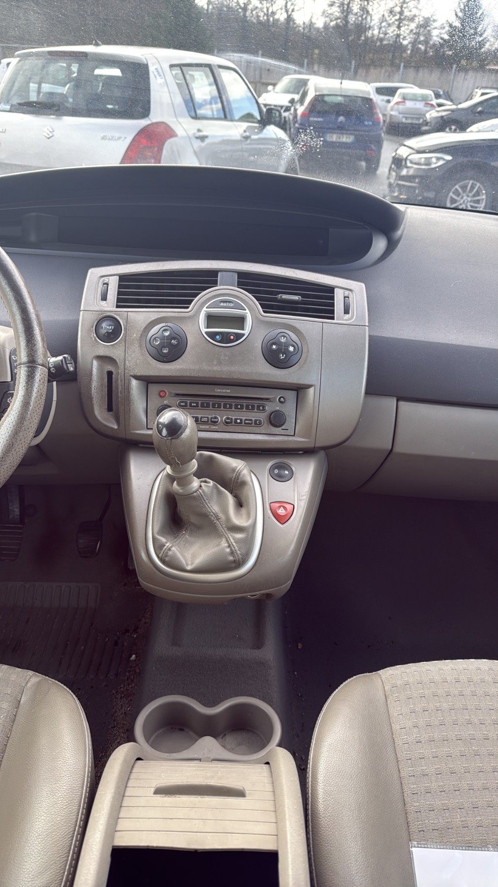 Vitre avant gauche pour RENAULT GRAND SCENIC 2 PHASE 1 Vitre avant gauche pour RENAULT GRAND SCENIC 2 PHASE 1