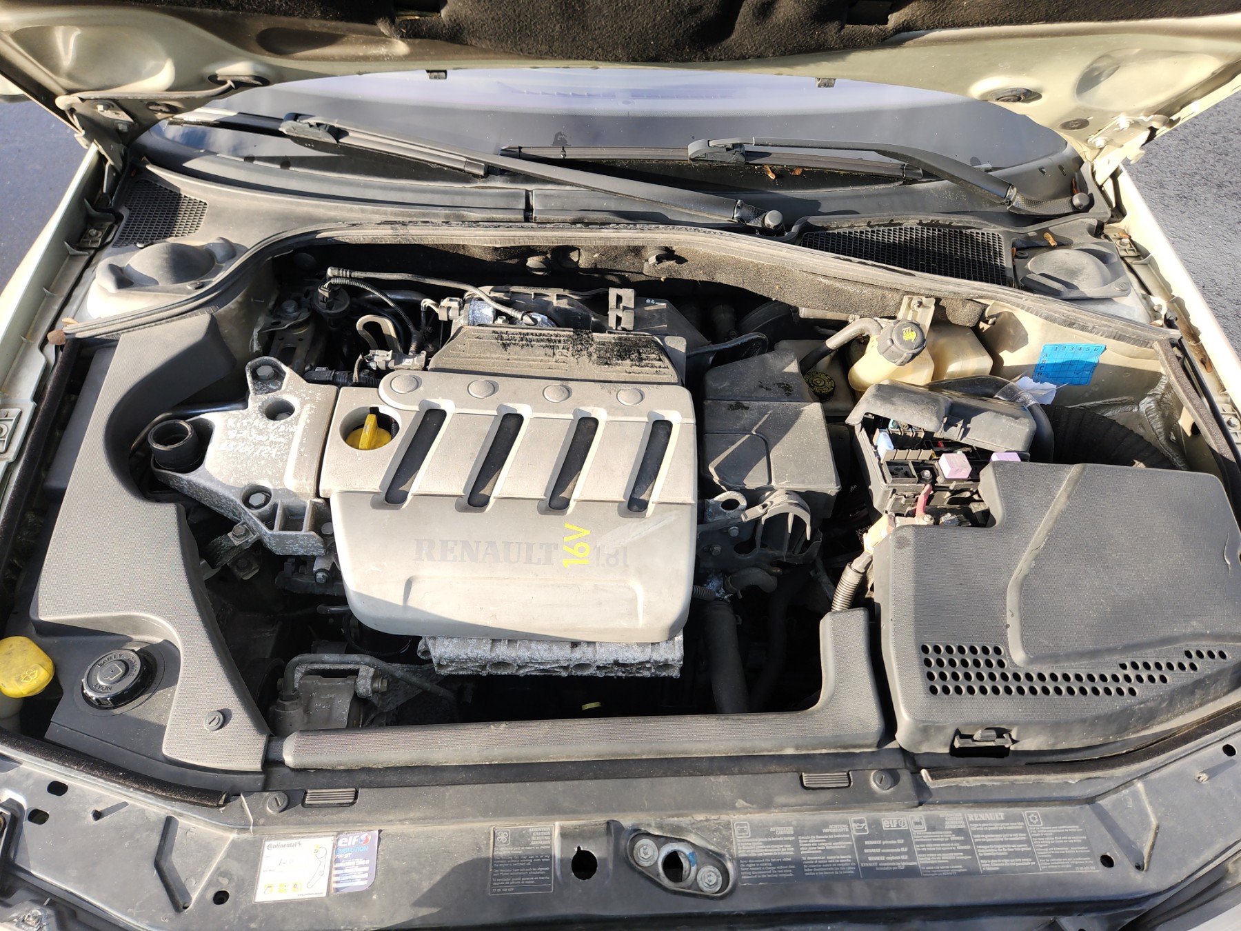 Optique avant principal droit (feux)(phare) pour RENAULT LAGUNA 2 PHASE 1 BREAK Optique avant principal droit (feux)(phare) pour RENAULT LAGUNA 2 PHASE 1 BREAK