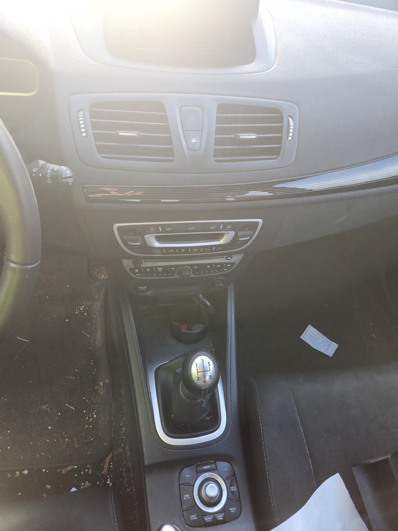 Feu arriere principal gauche (feux) pour RENAULT MEGANE 3 PHASE 1 BREAK Feu arriere principal gauche (feux) pour RENAULT MEGANE 3 PHASE 1 BREAK