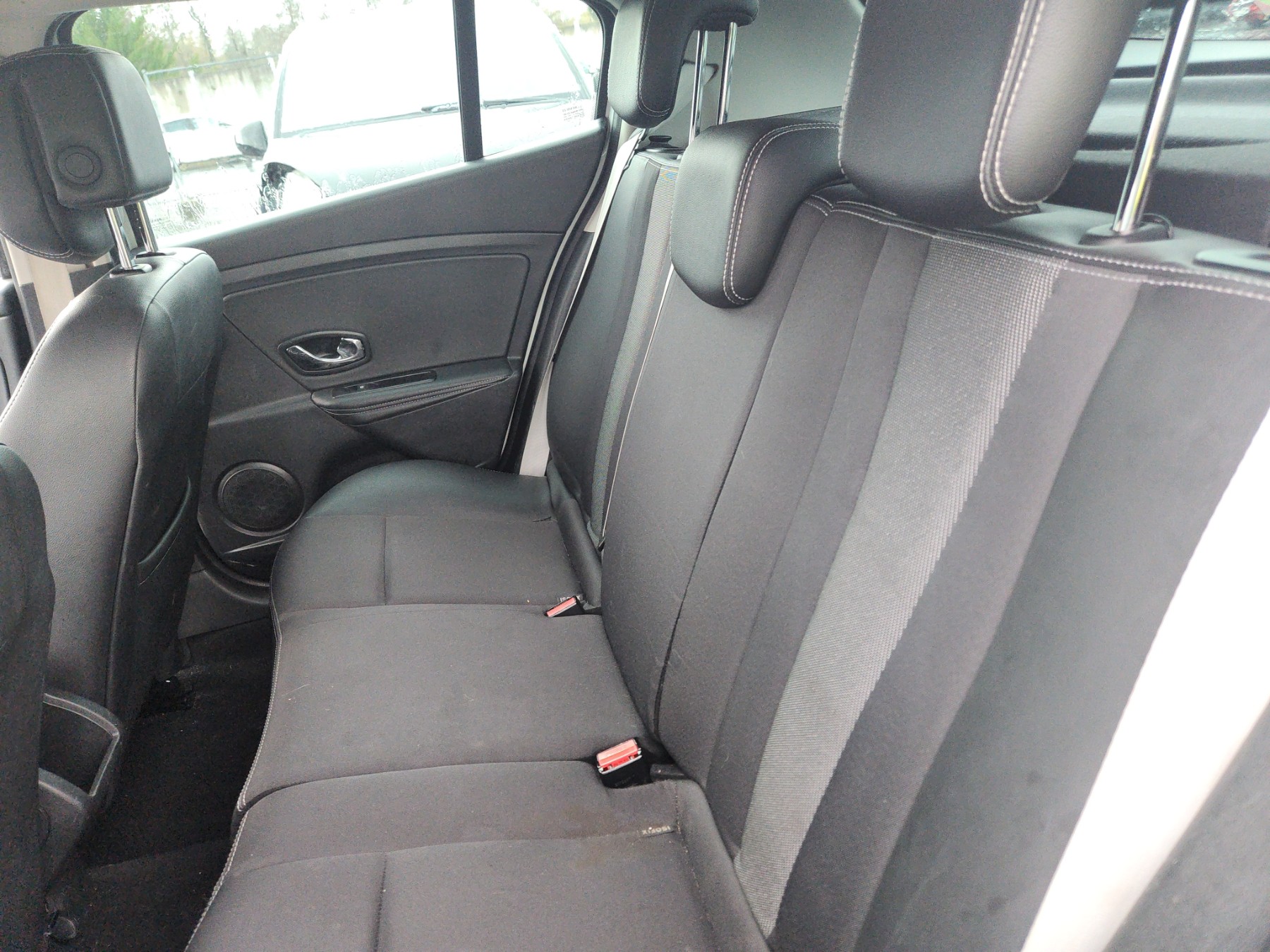 Pare choc arriere pour RENAULT MEGANE 3 PHASE 2 Pare choc arriere pour RENAULT MEGANE 3 PHASE 2