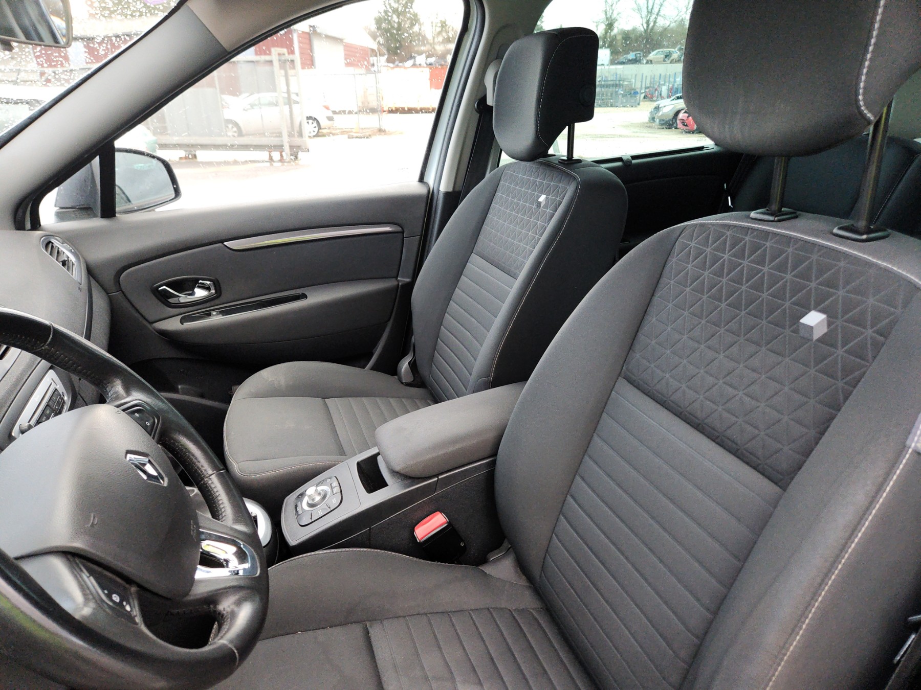 Feu arriere principal droit (feux) pour RENAULT SCENIC 3 PHASE 3 Feu arriere principal droit (feux) pour RENAULT SCENIC 3 PHASE 3