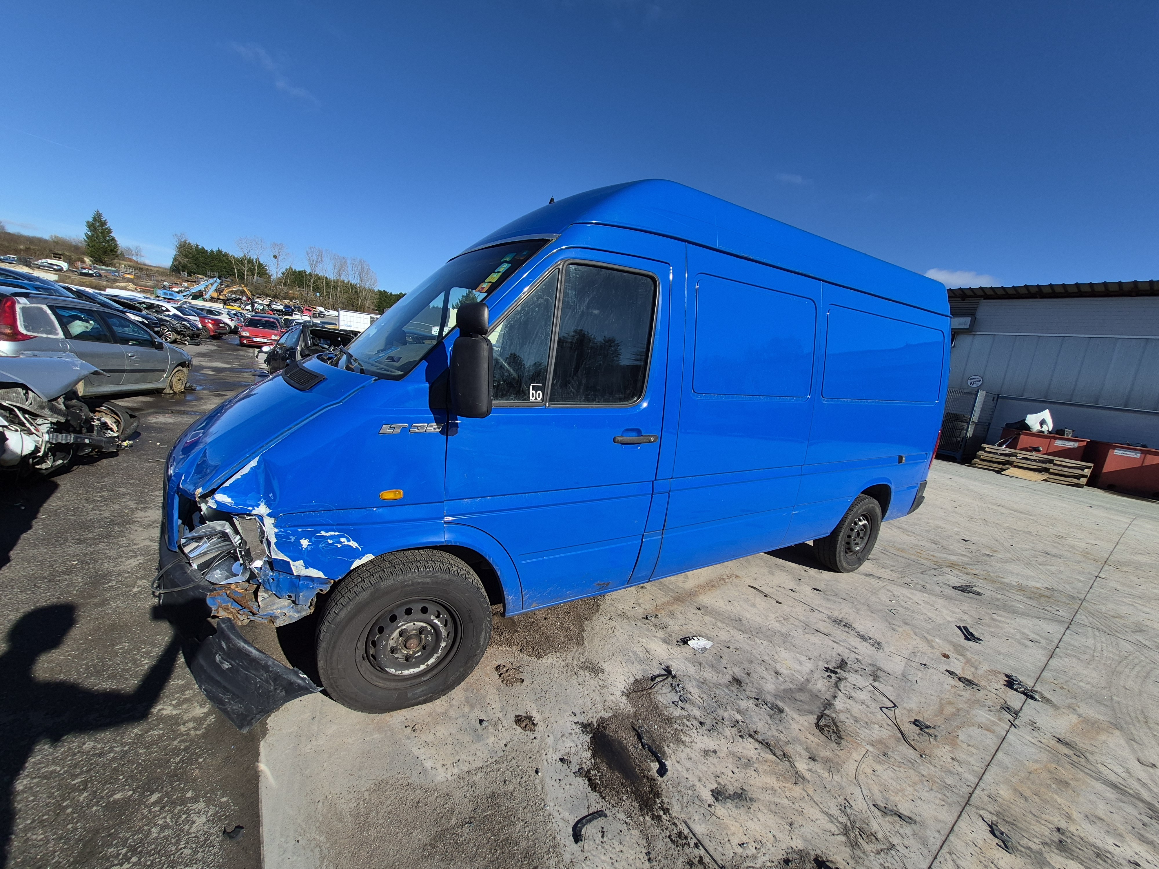 Aile avant droit pour VOLKSWAGEN LT 2 Aile avant droit pour VOLKSWAGEN LT 2