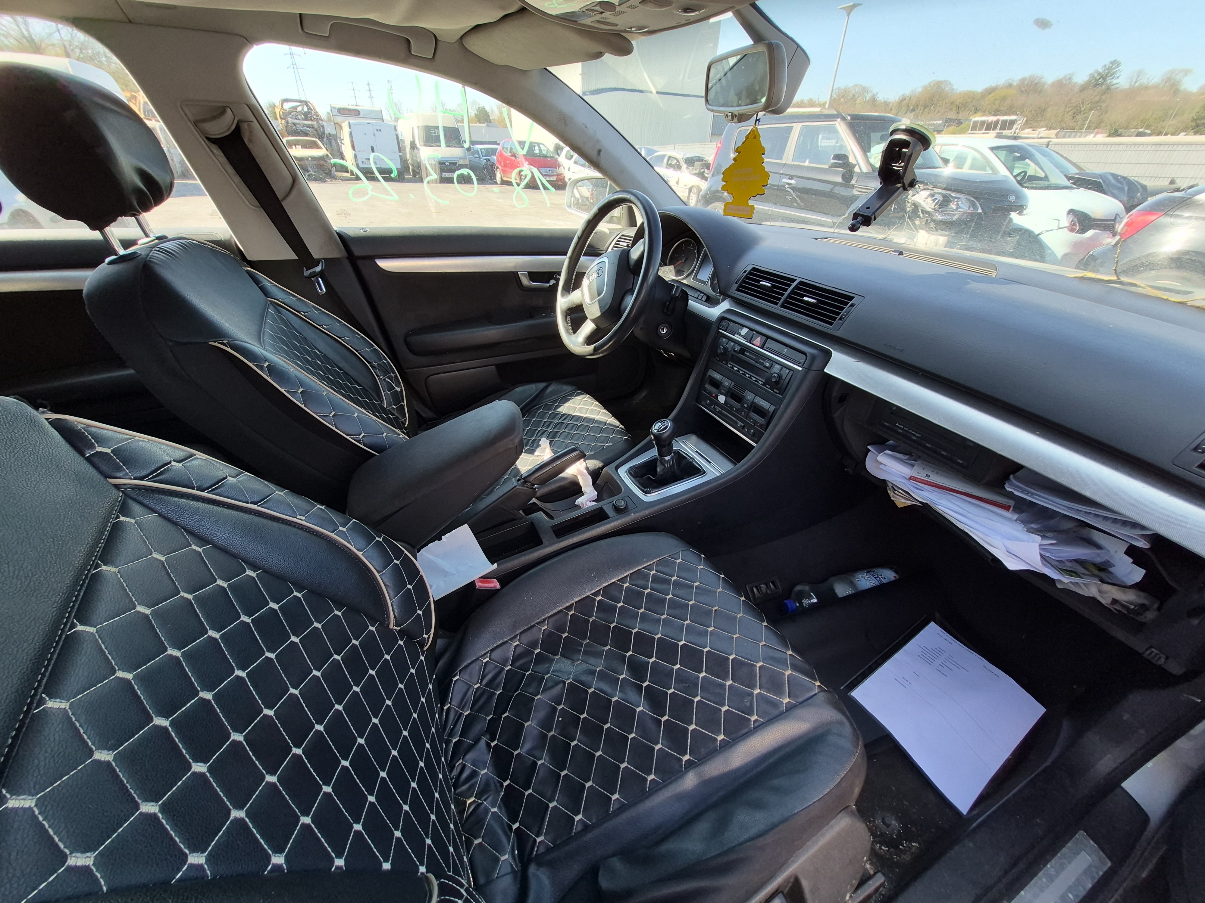 Porte avant gauche pour AUDI A4 2 AVANT PHASE 2 BREAK Porte avant gauche pour AUDI A4 2 AVANT PHASE 2 BREAK