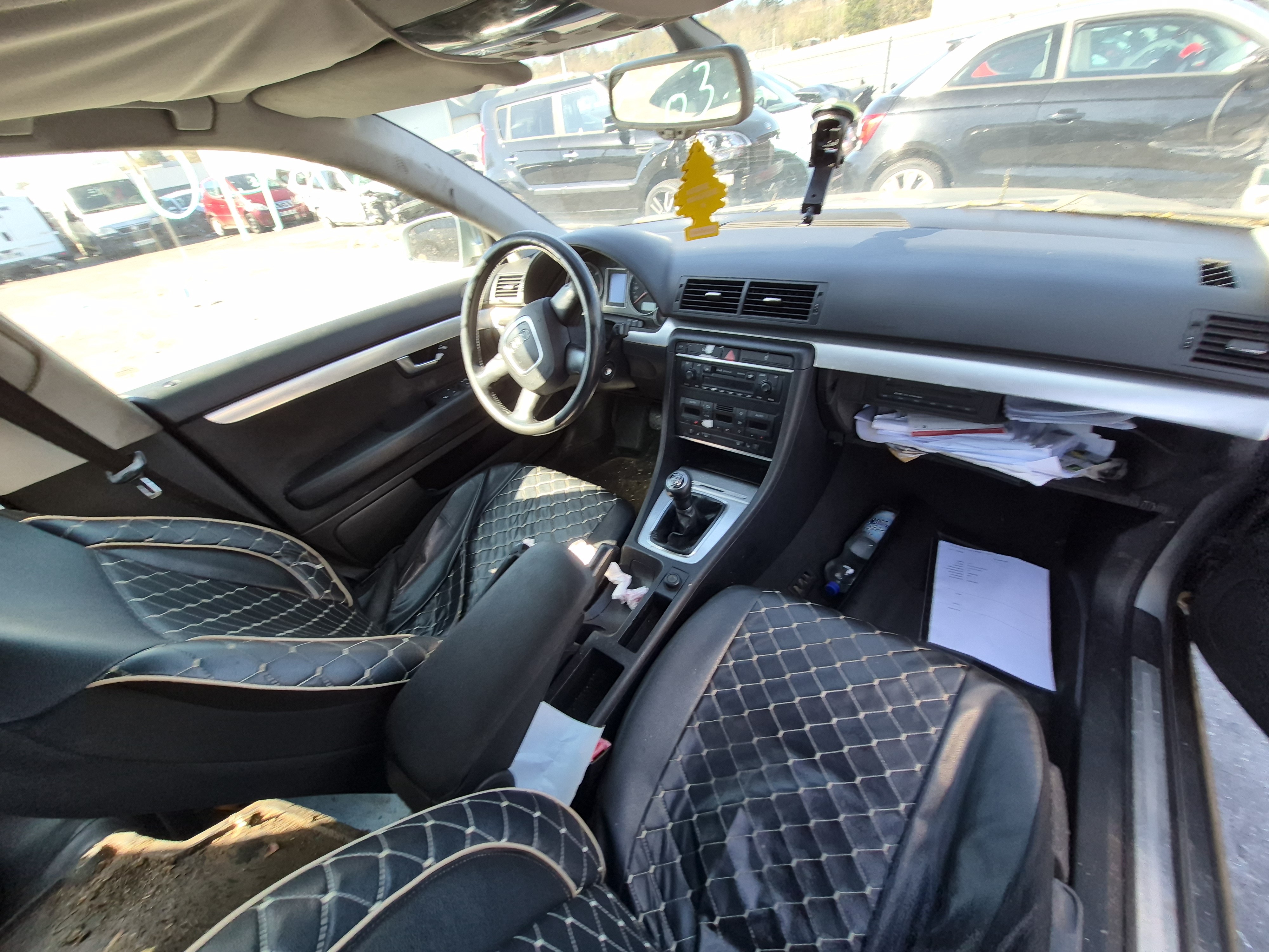 Porte avant gauche pour AUDI A4 2 AVANT PHASE 2 BREAK Porte avant gauche pour AUDI A4 2 AVANT PHASE 2 BREAK
